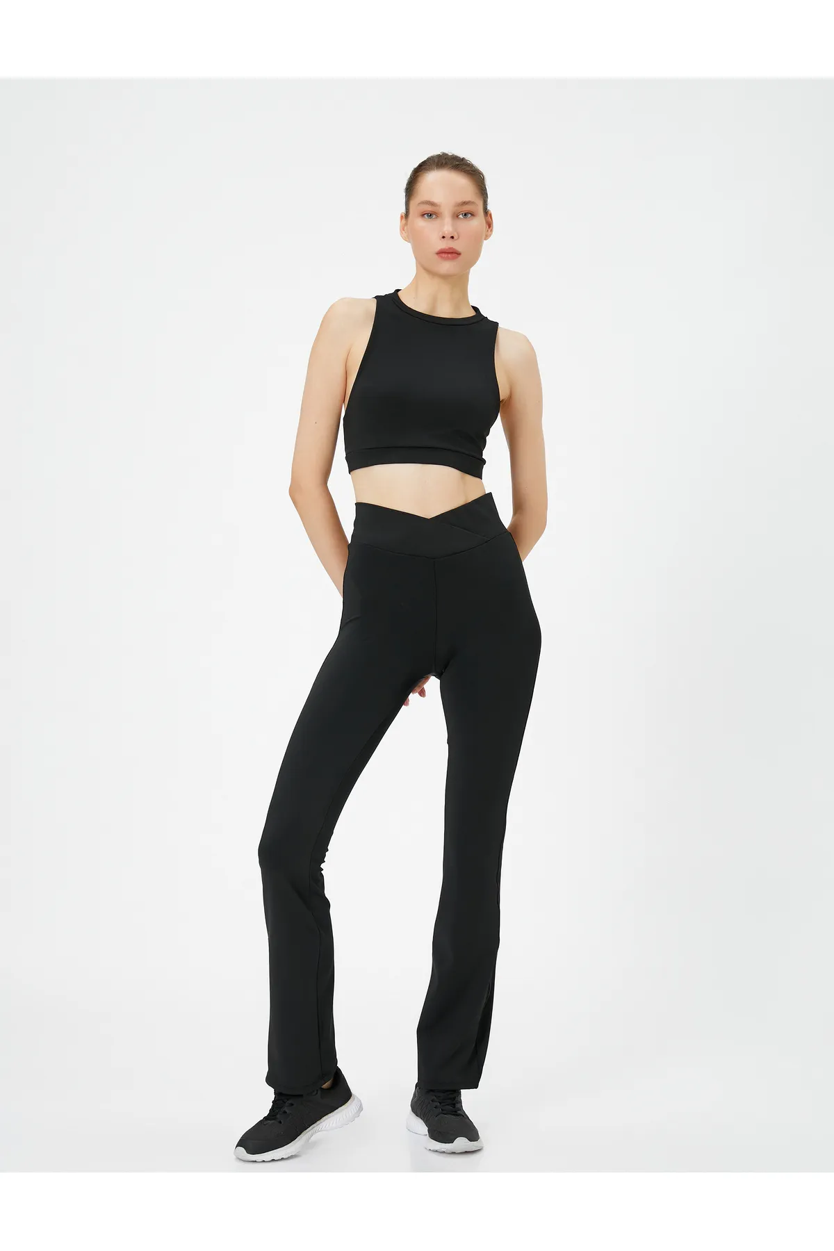 Koton  Sport-Jogginghose mit ausgestelltem Bein, hoher Taille und asymmetrischem Schnitt