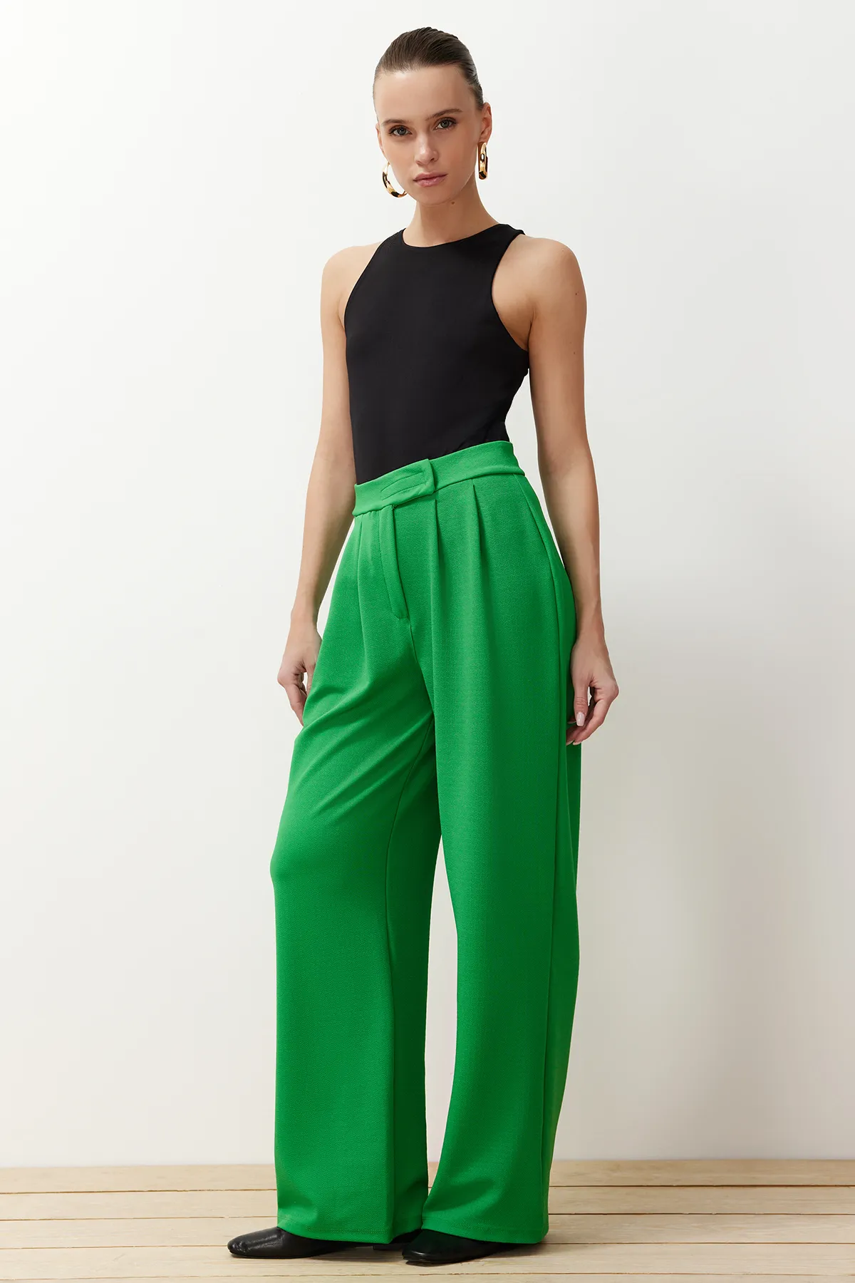 Trendyol Collection  Grüne Strickhose mit hohem Bund, weitem Bein und Klettverschluss, weit geschnitten, TWOAW24PL00177