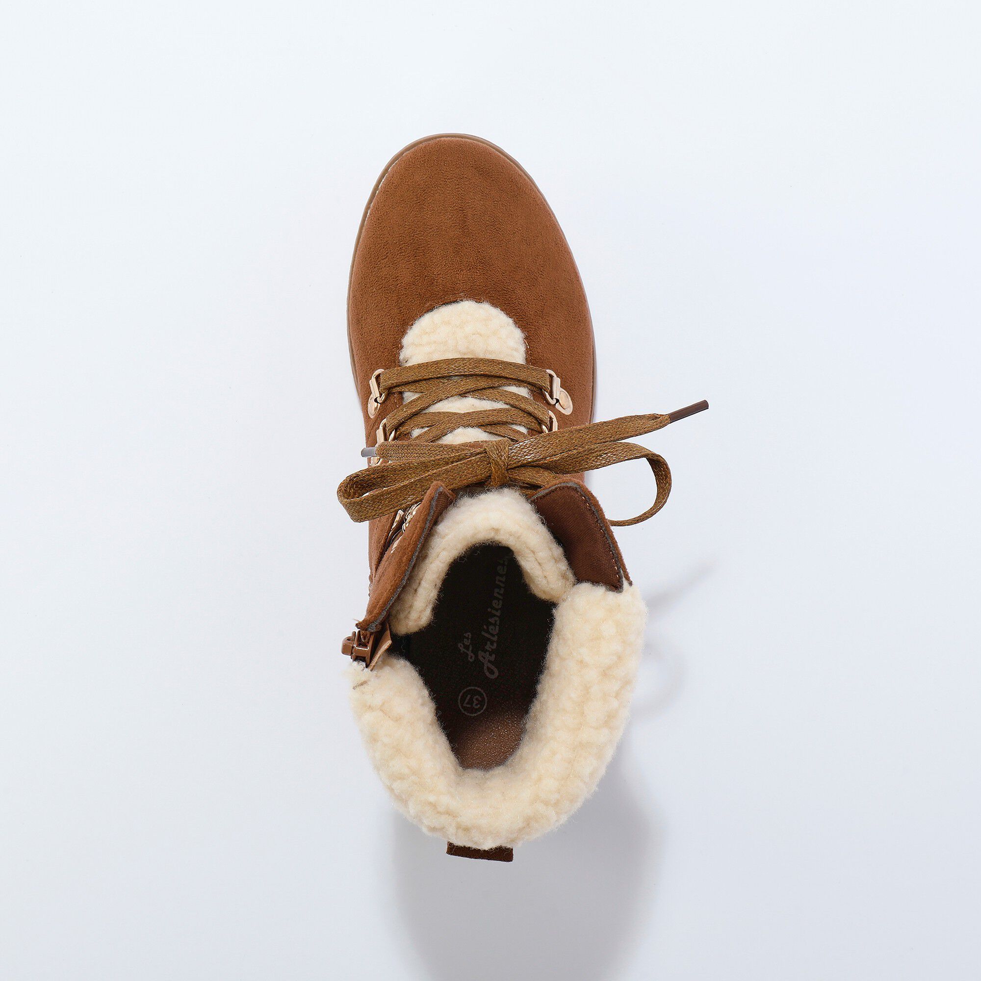 Boots de randonnée, col sherpa et semelle crantée