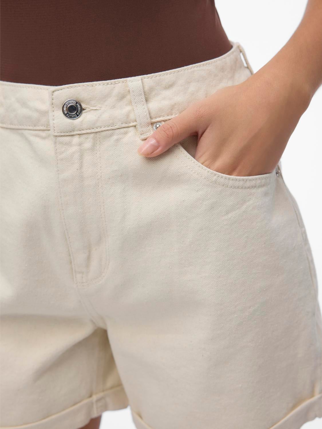 VMZURI Shorts