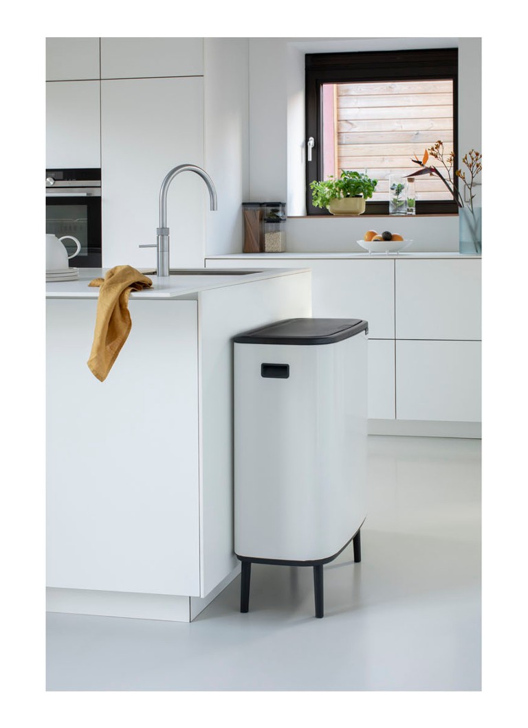 Brabantia Bo Touch Bin Hi -kierrätysroska-astia kannella jaloilla, 2 x 30 litraa