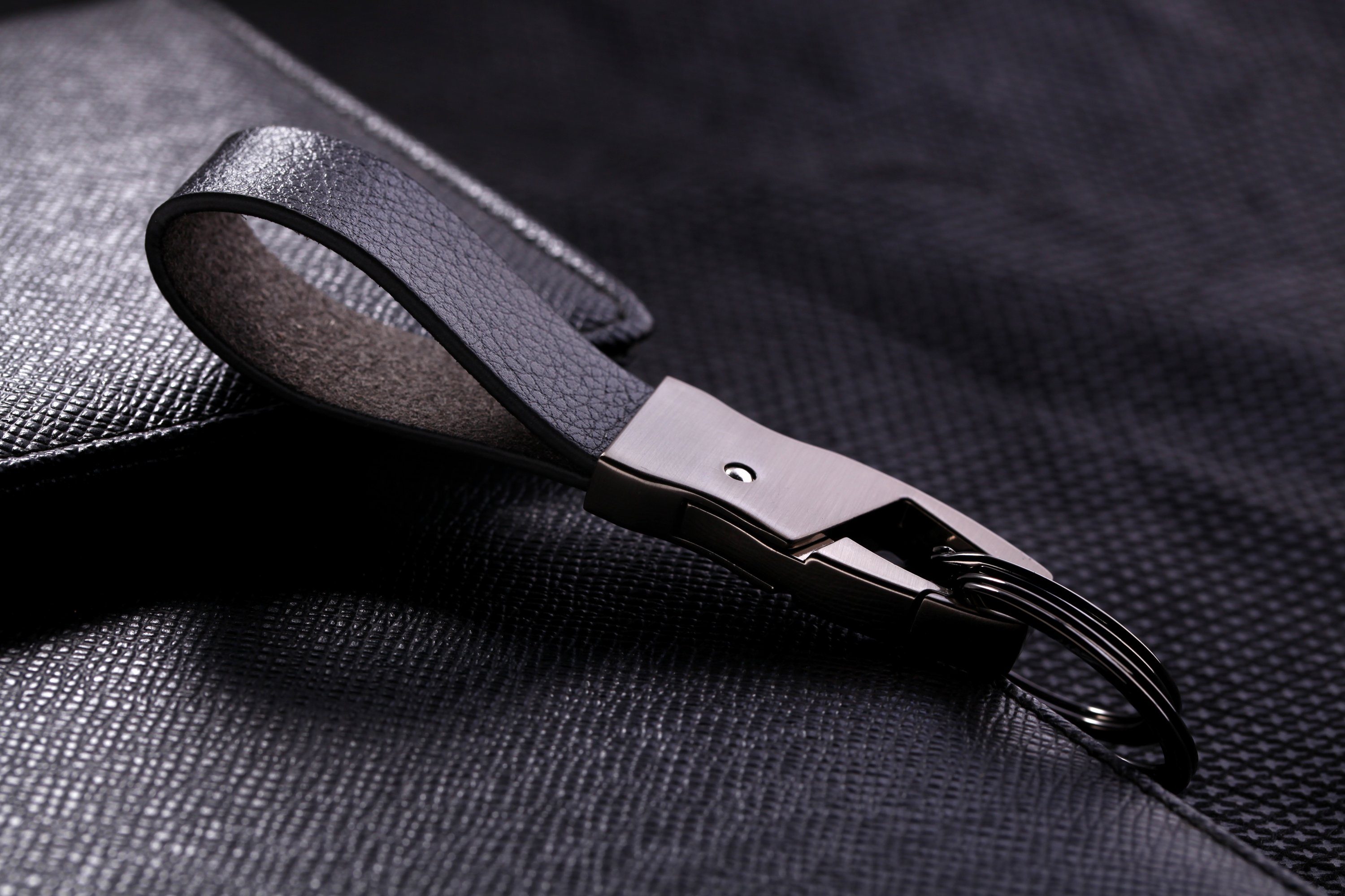 Cerbery Schlüsselanhänger Schlüsselanhänger aus Leder mit Ringen und Geschenkbox - Auto Geschenk Schlüsselband Schlüsselbund Schlüsselhalter Schlüsselring, Kunstleder