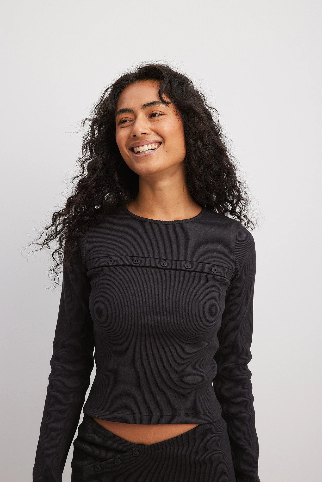 Langärmliges Top mit Cut-outs