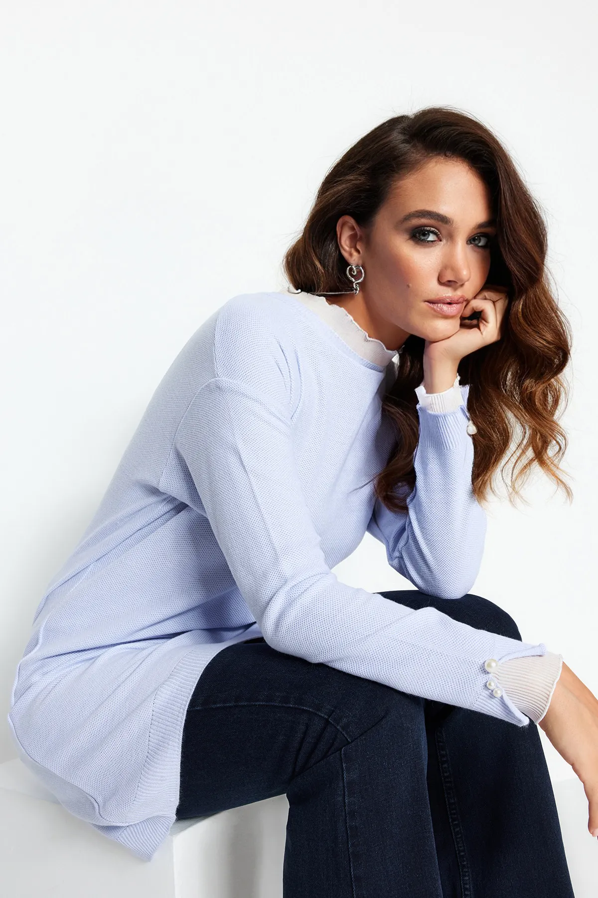 Trendyol Modest  Hellblauer Strickpullover mit Perlendetails und Ärmeln TCTAW23AK00027