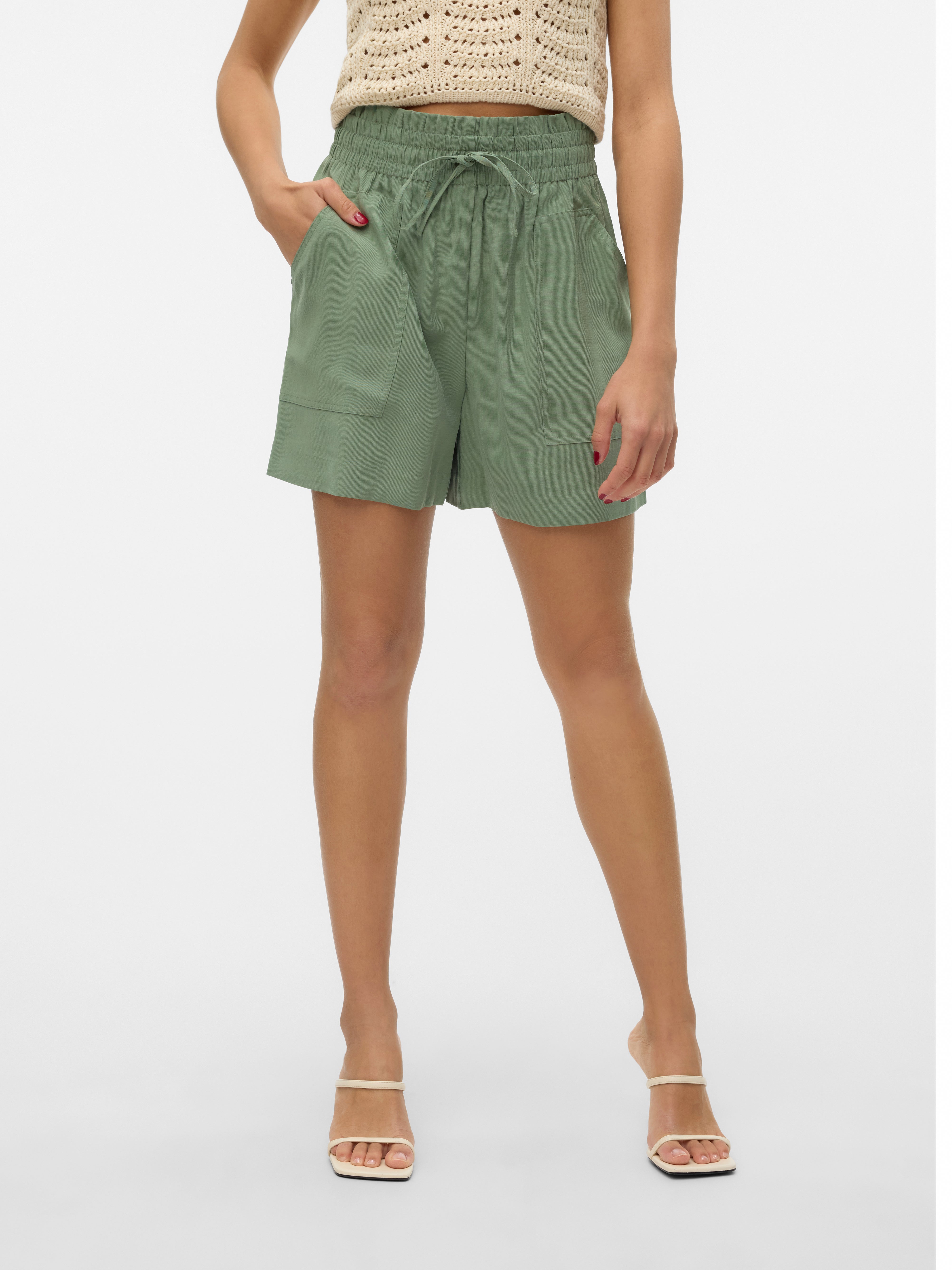 VMCARISA Shorts