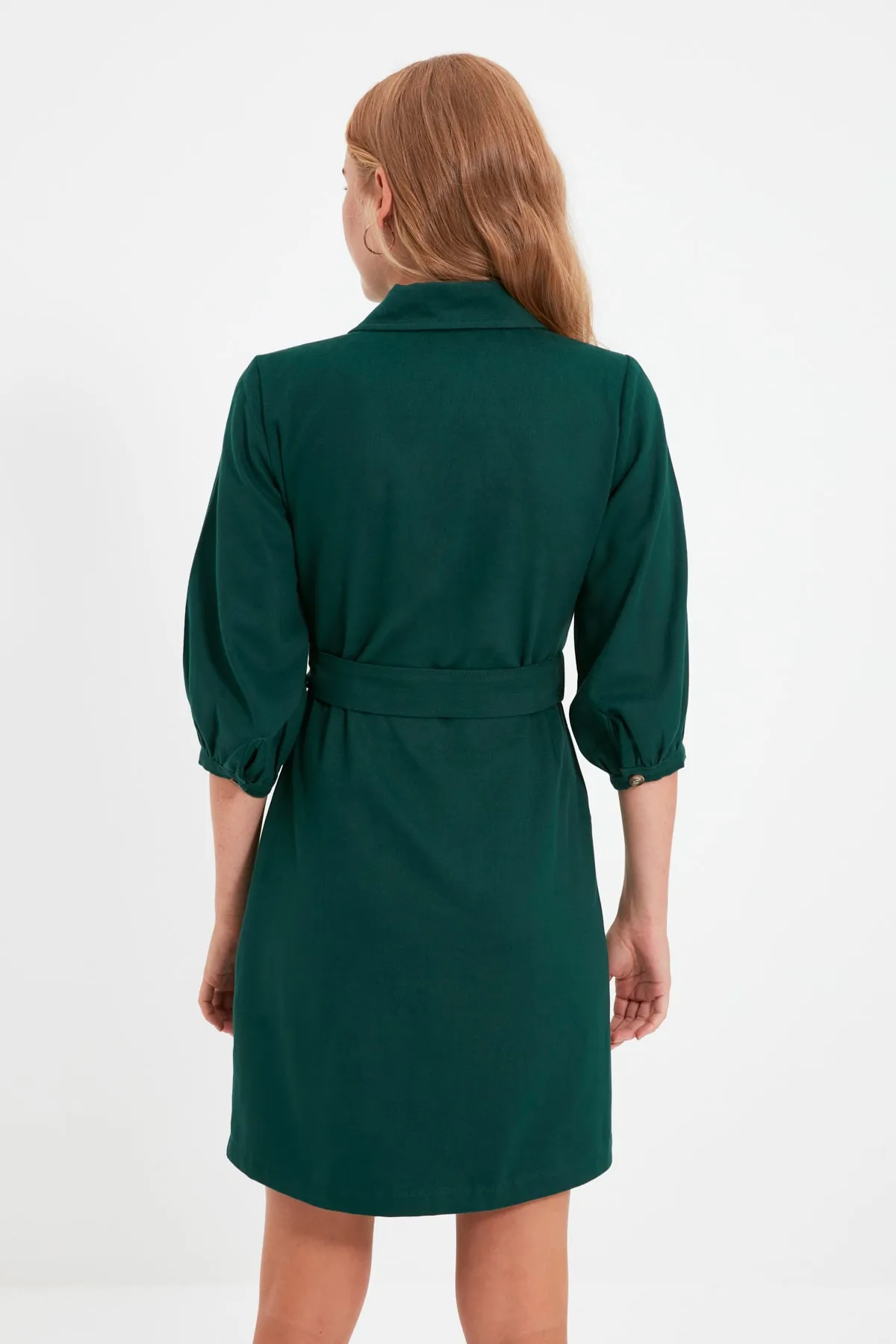 Trendyol Collection  Khakifarbenes, detailliertes Webkleid mit Krawatte TWOAW20EL1156