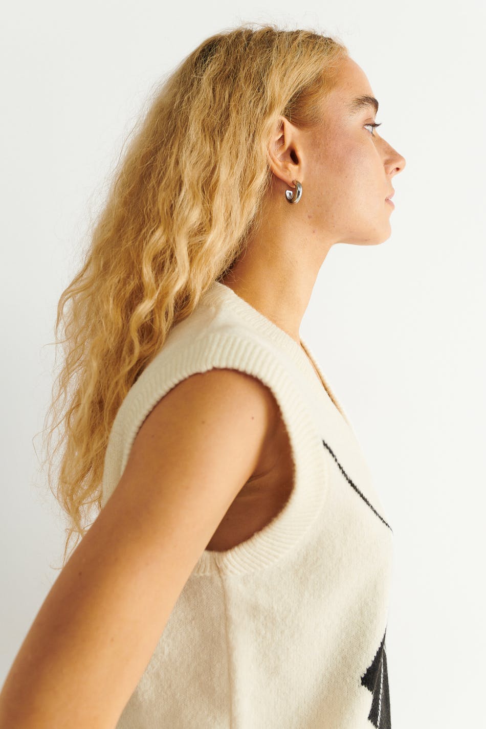 Carla knitted vest