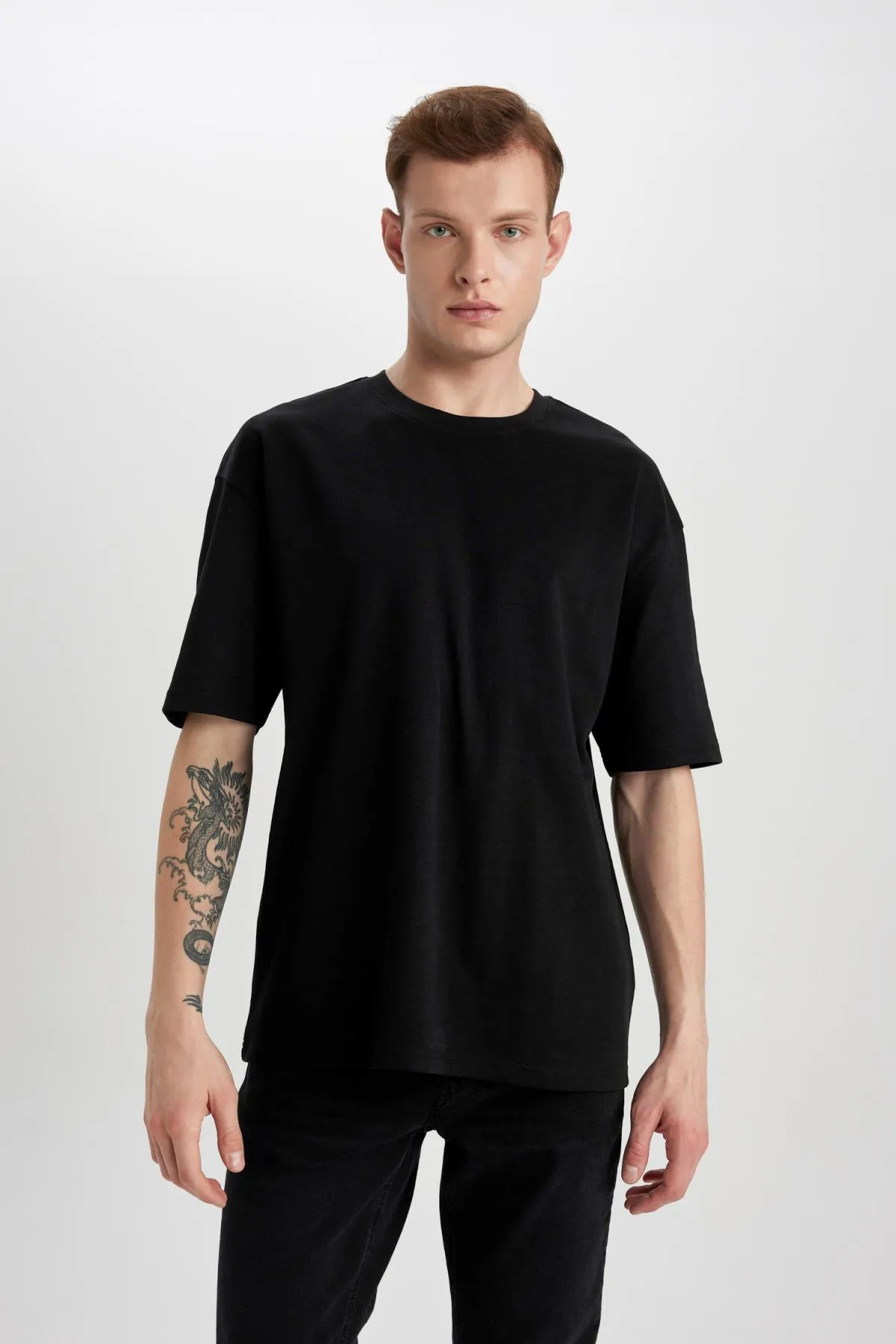 DeFacto  T-Shirt - Schwarz - Oversized