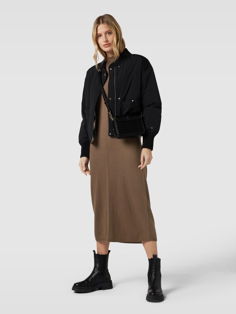 Strickkleid mit Stehkragen in khaki