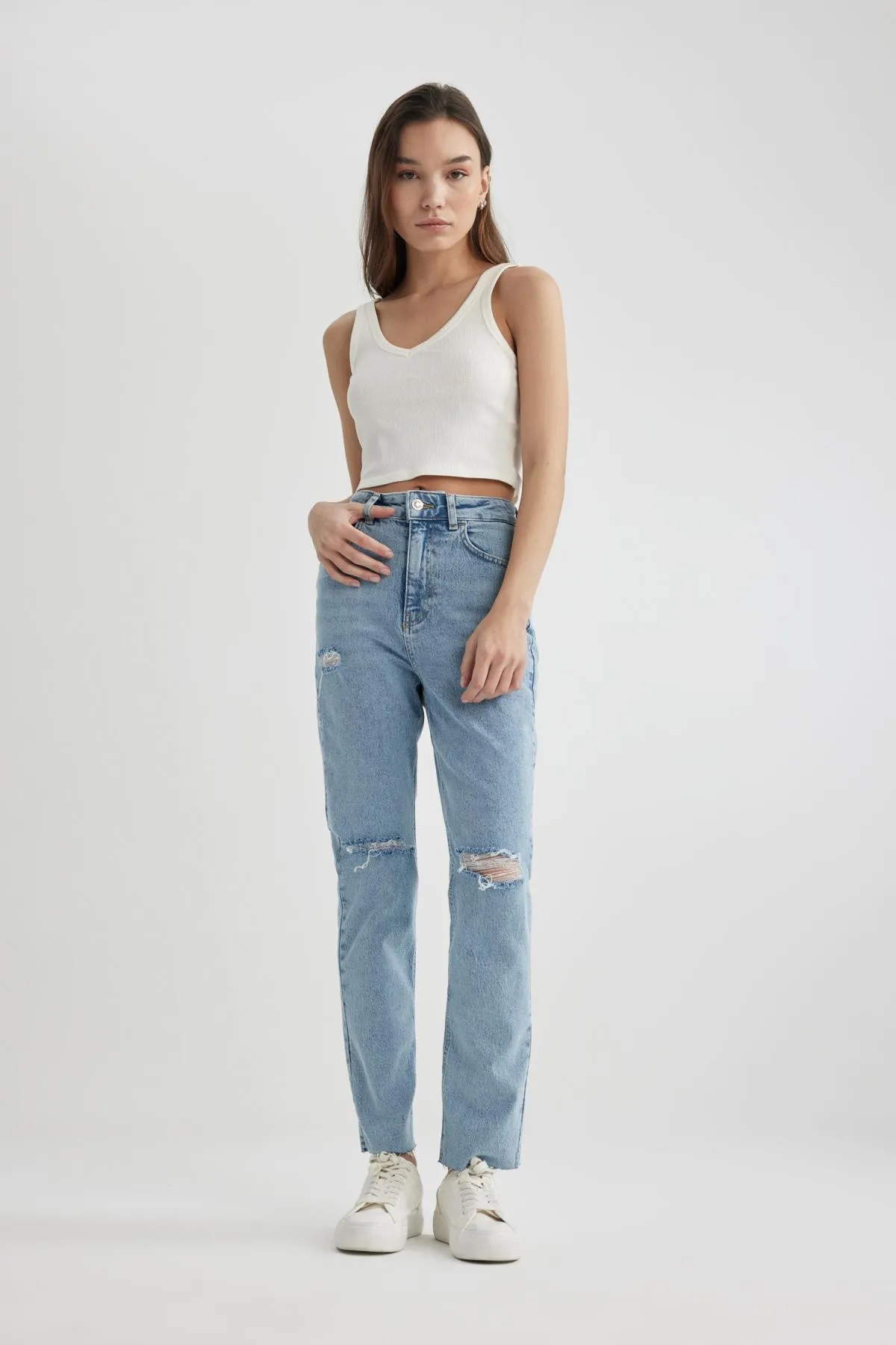 DeFacto  Mary Vintage Straight Fit Jeanshose mit zerrissenen Details, hoher Taille und Bündchen in Knöchellänge