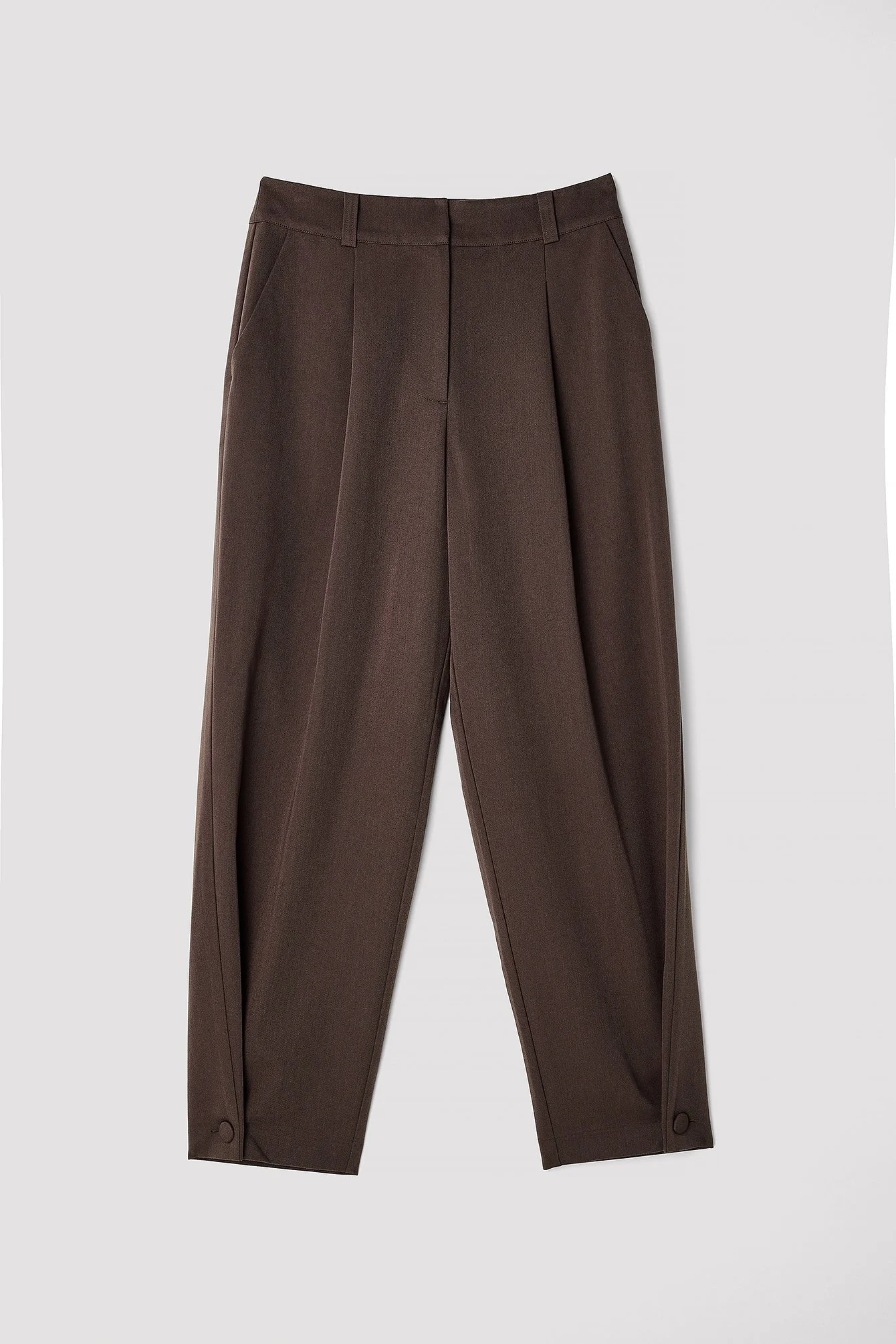 Karottenhose mit hoher Taille
