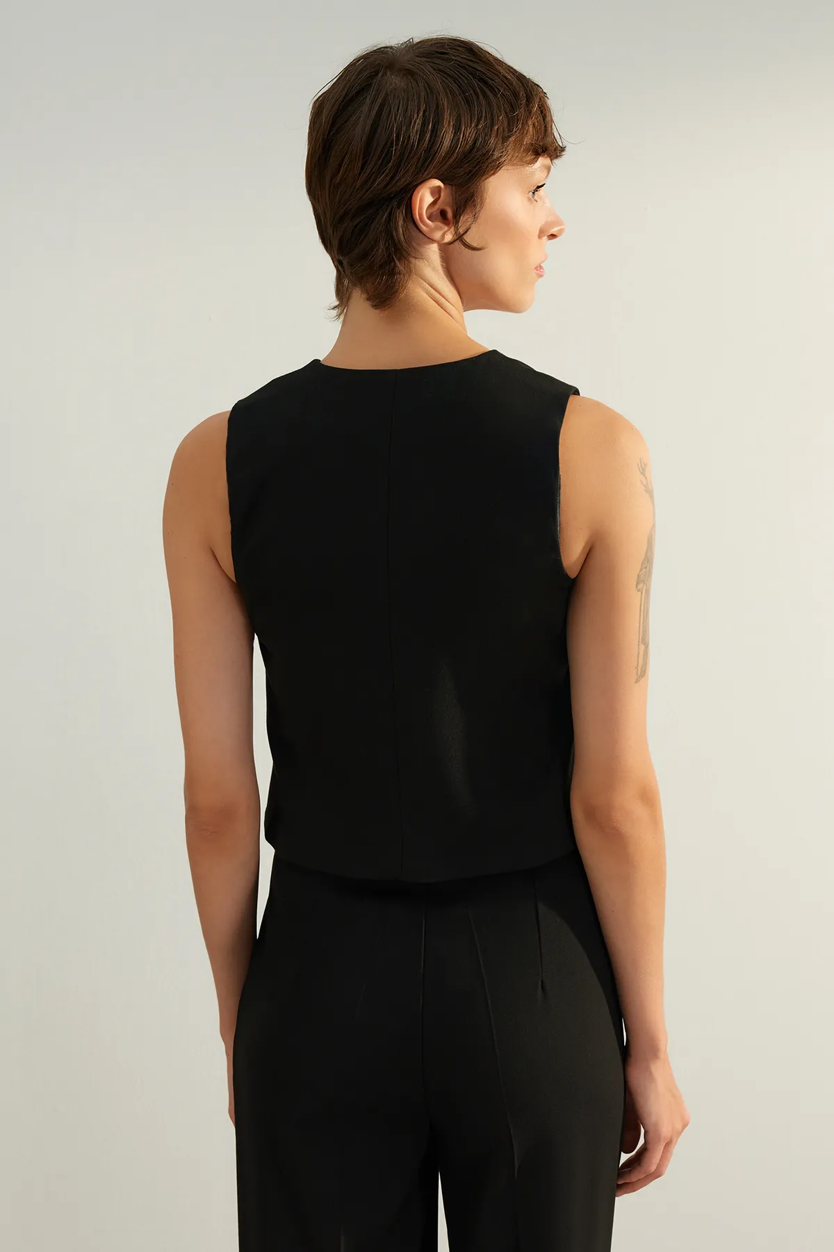 Trendyol Collection  Schwarze Premium-Webweste mit Knöpfen TWOAW24YE00061