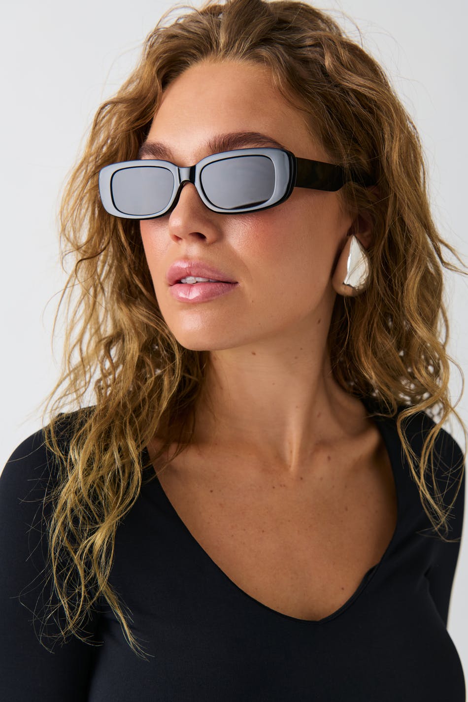 Slim rectangular sunglasses