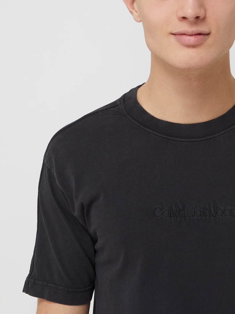 T-Shirt mit Brand-Stitching in schwarz