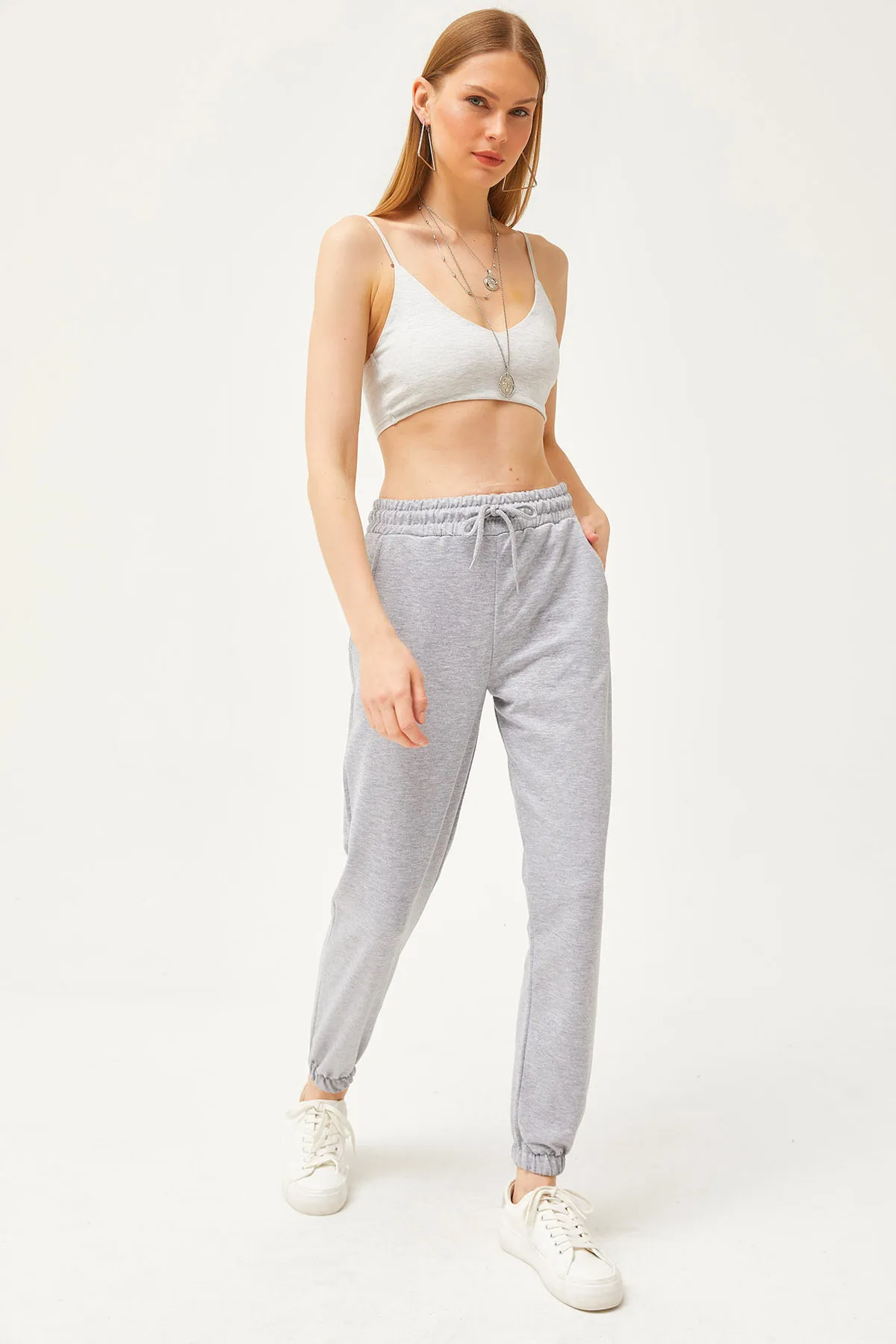 Olalook  Graue Damen-Jogginghose mit Taschen und elastischem Bund EŞF-00000066