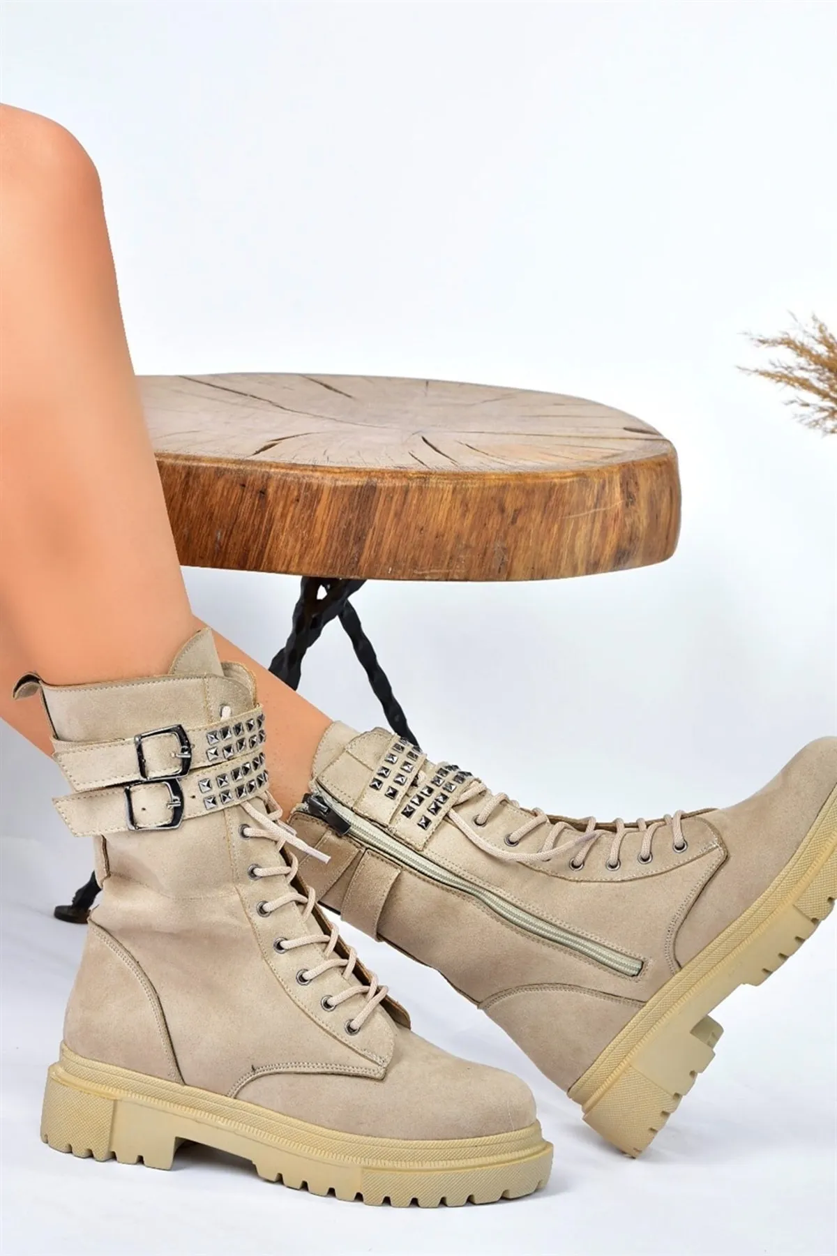 Fox Shoes  Haut-Wildleder-Nieten-Detaillierte Damenstiefel L996072702