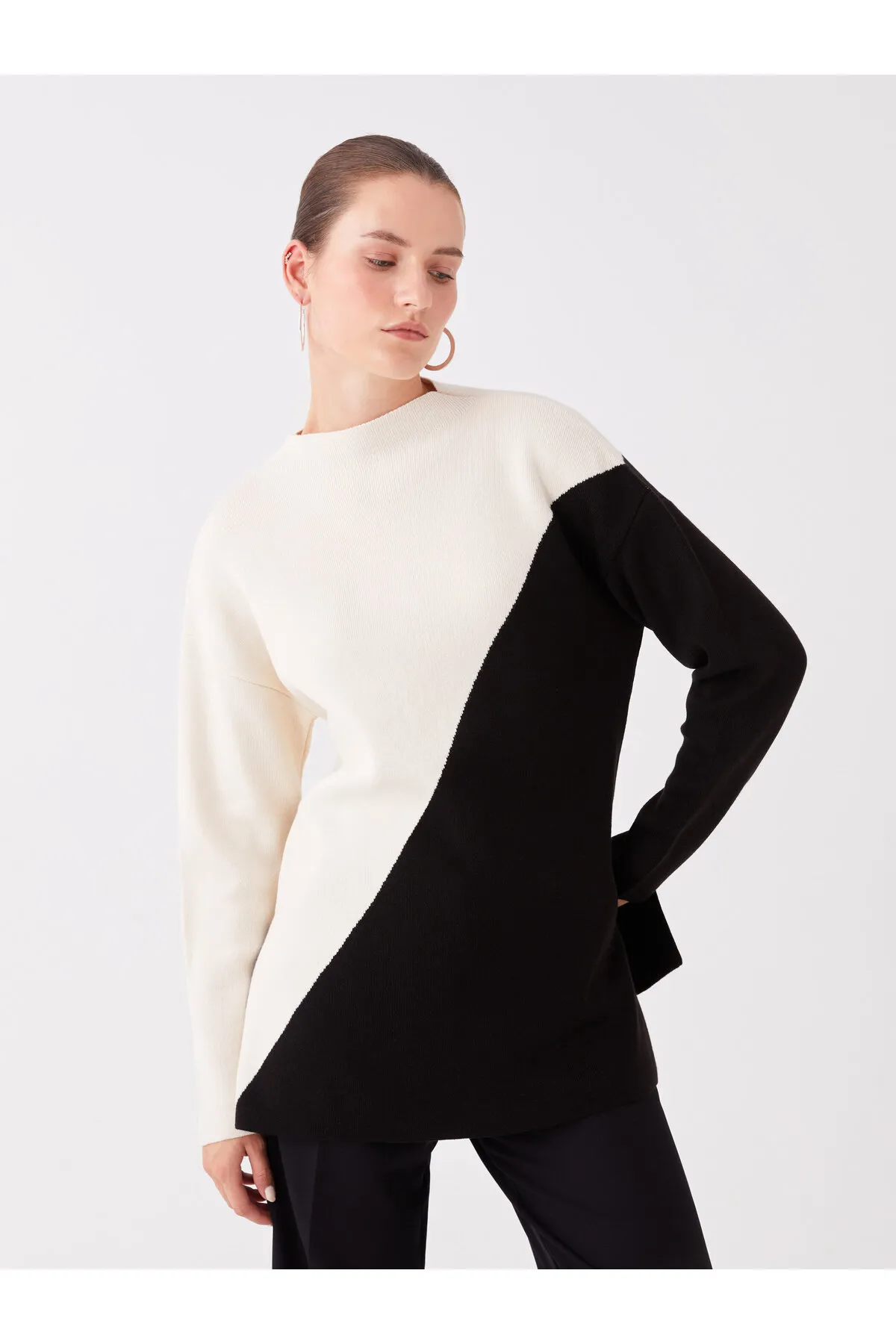 LC Waikiki  Langärmlige Oversize-Stricktunika mit halbem Rollkragen und Farbblockierung für Damen