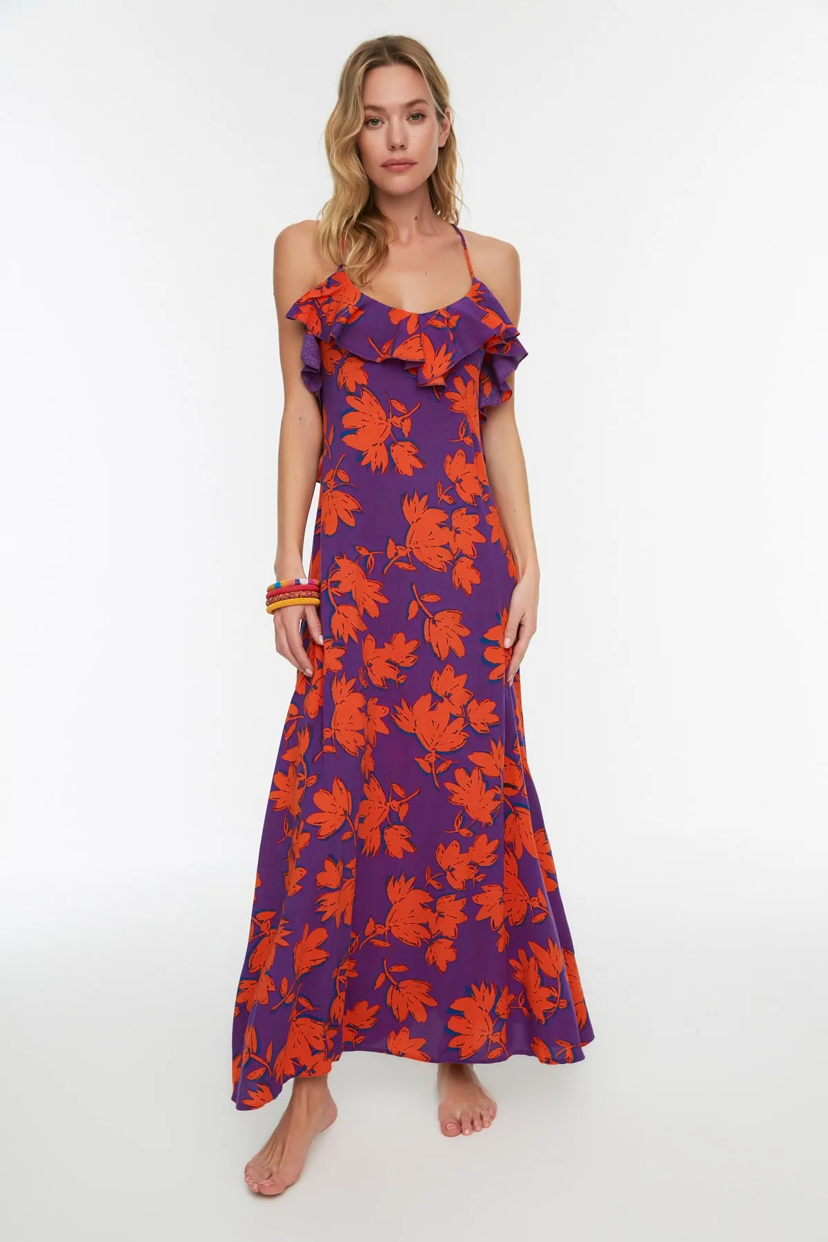 Trendyol Collection  Maxi-Strandkleid mit gewebtem Volant und Blumenmuster TBESS19WY0004