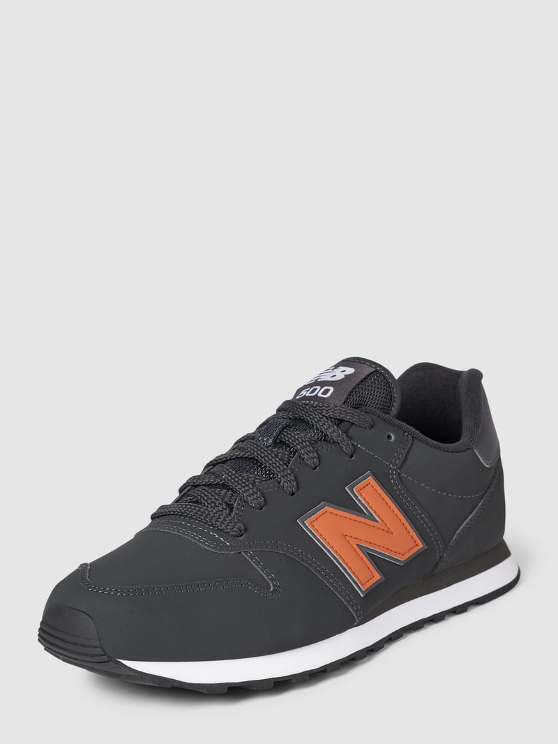 Sneaker mit Label-Detail in schwarz