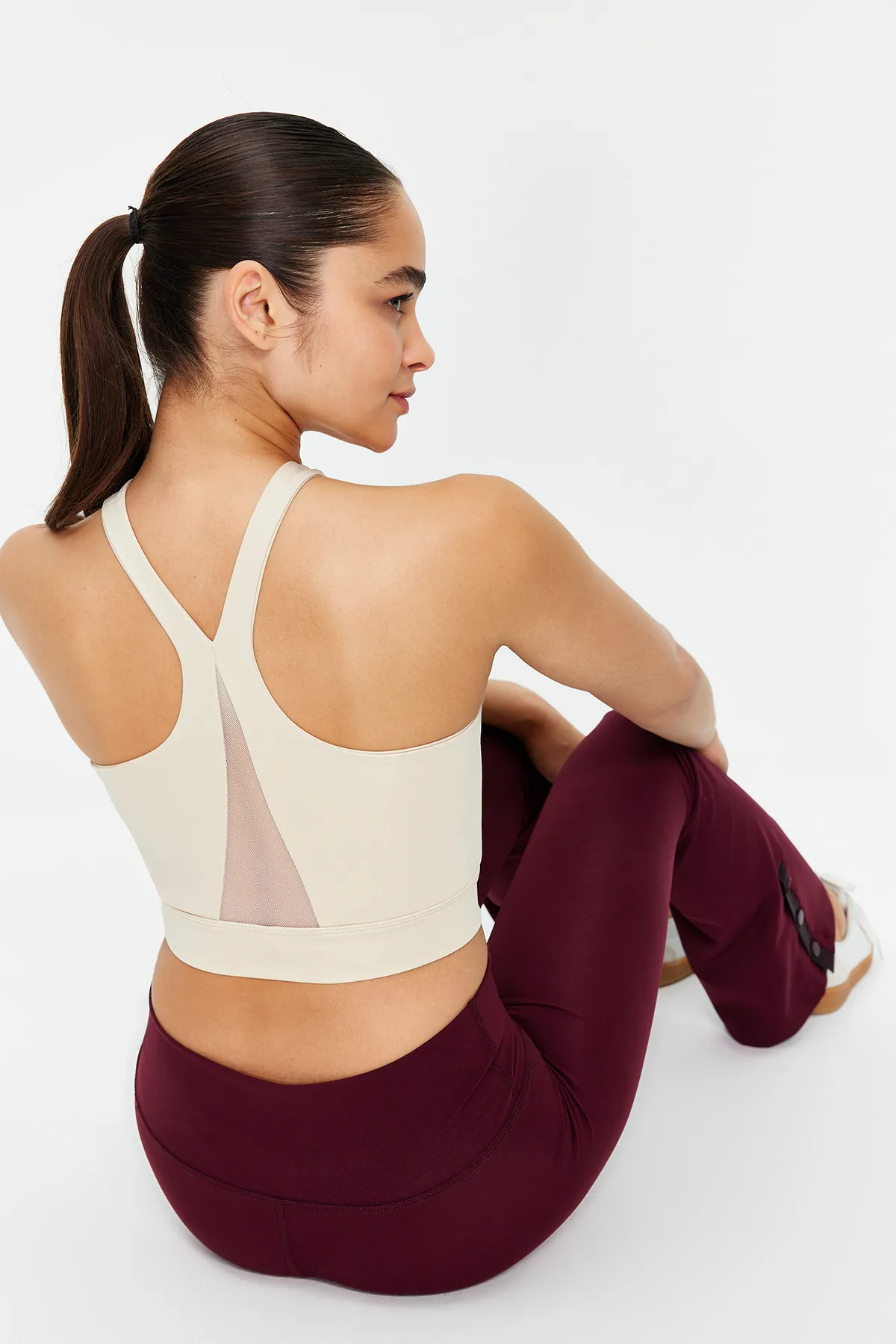 Trendyol Collection  Stone Supported/Shaping Tüll Detailgestrickter Sport-BH THMSS23SS00023