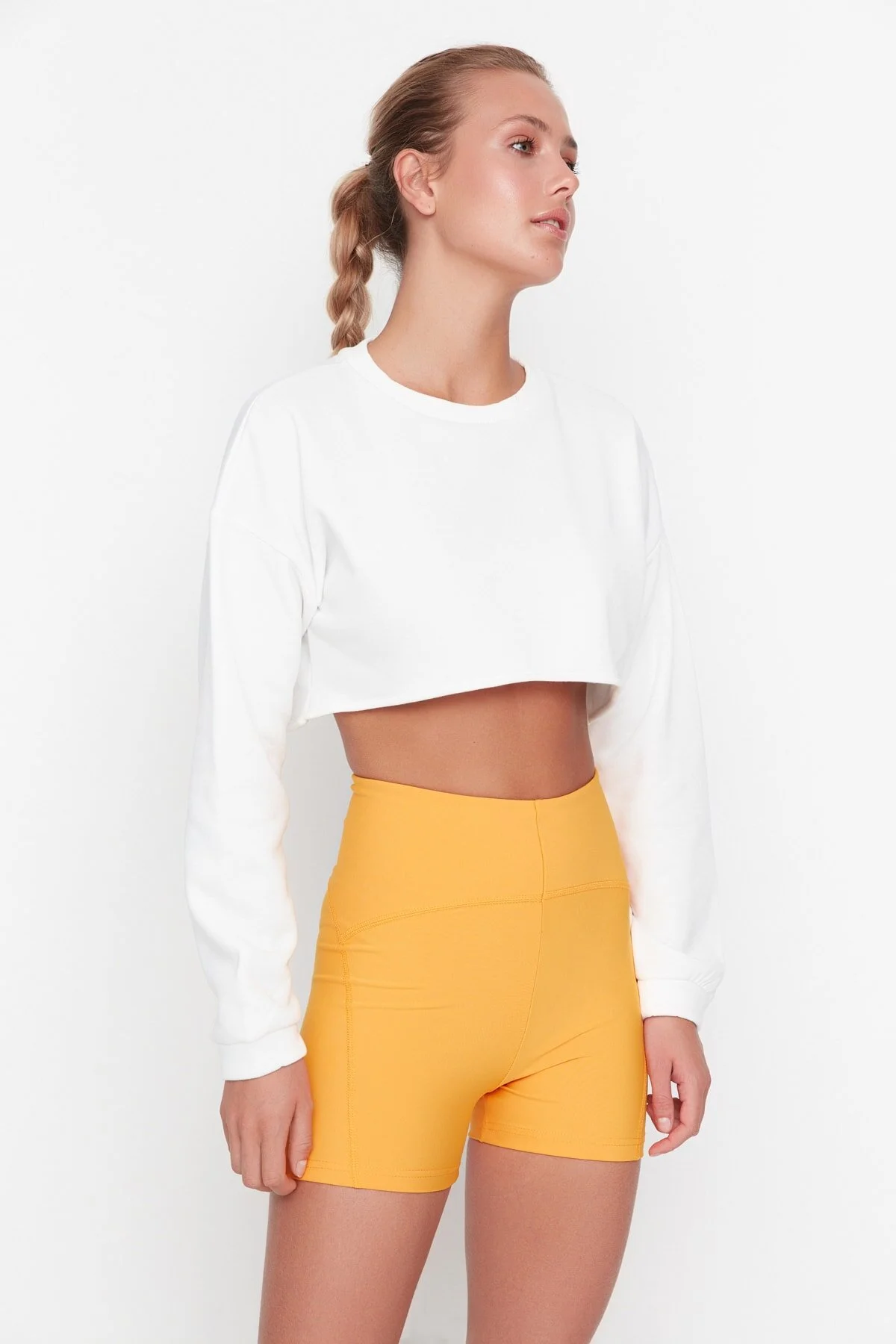 Trendyol Collection  Apricot Restorer Strick-Sportshorts/kurze Leggings TWOSS21SR0545