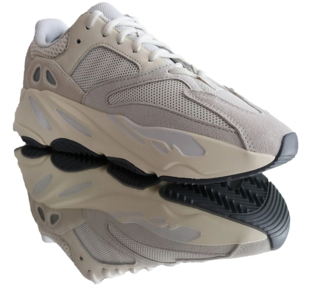 Yeezy Boost 700 Analog