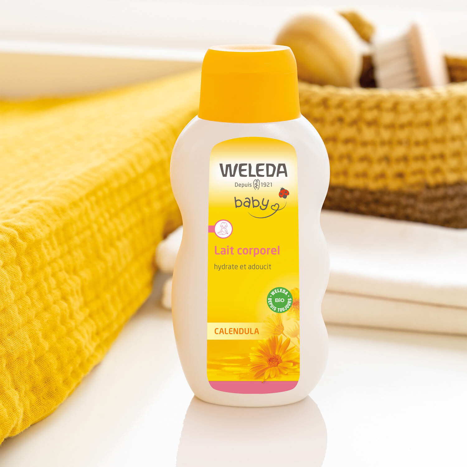 Weleda Calendula Baby Lait Corporel pour Bébé - Hydrate et Adoucit - Senteur Douce et Légère - 200 ml