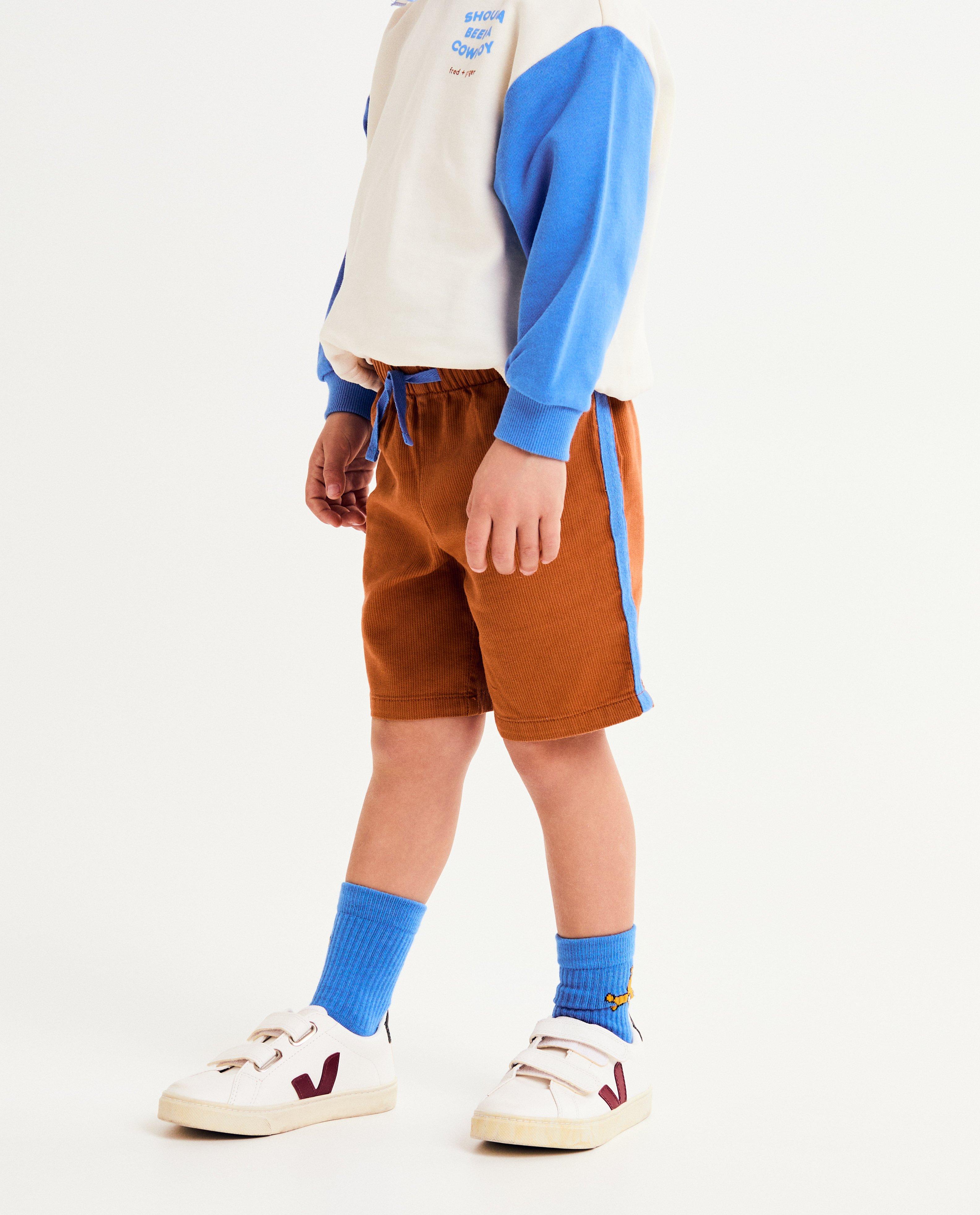 Pantaloni scurți Fred + Ginger cu bordură decorativă, unisex, 92-128 maro