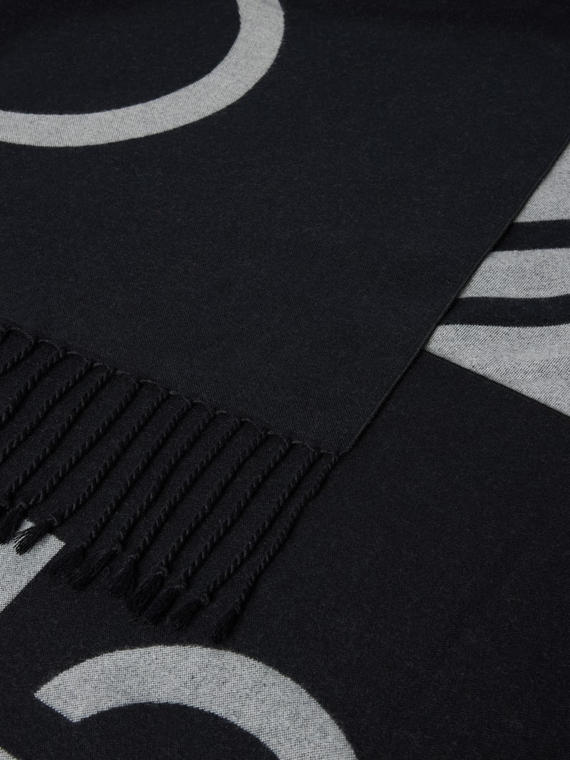 Schal mit Label-Stitching in schwarz