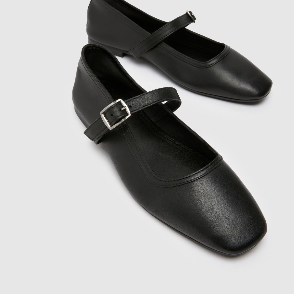 Schuh lille bőr balerina lapos talpú cipők fekete színben