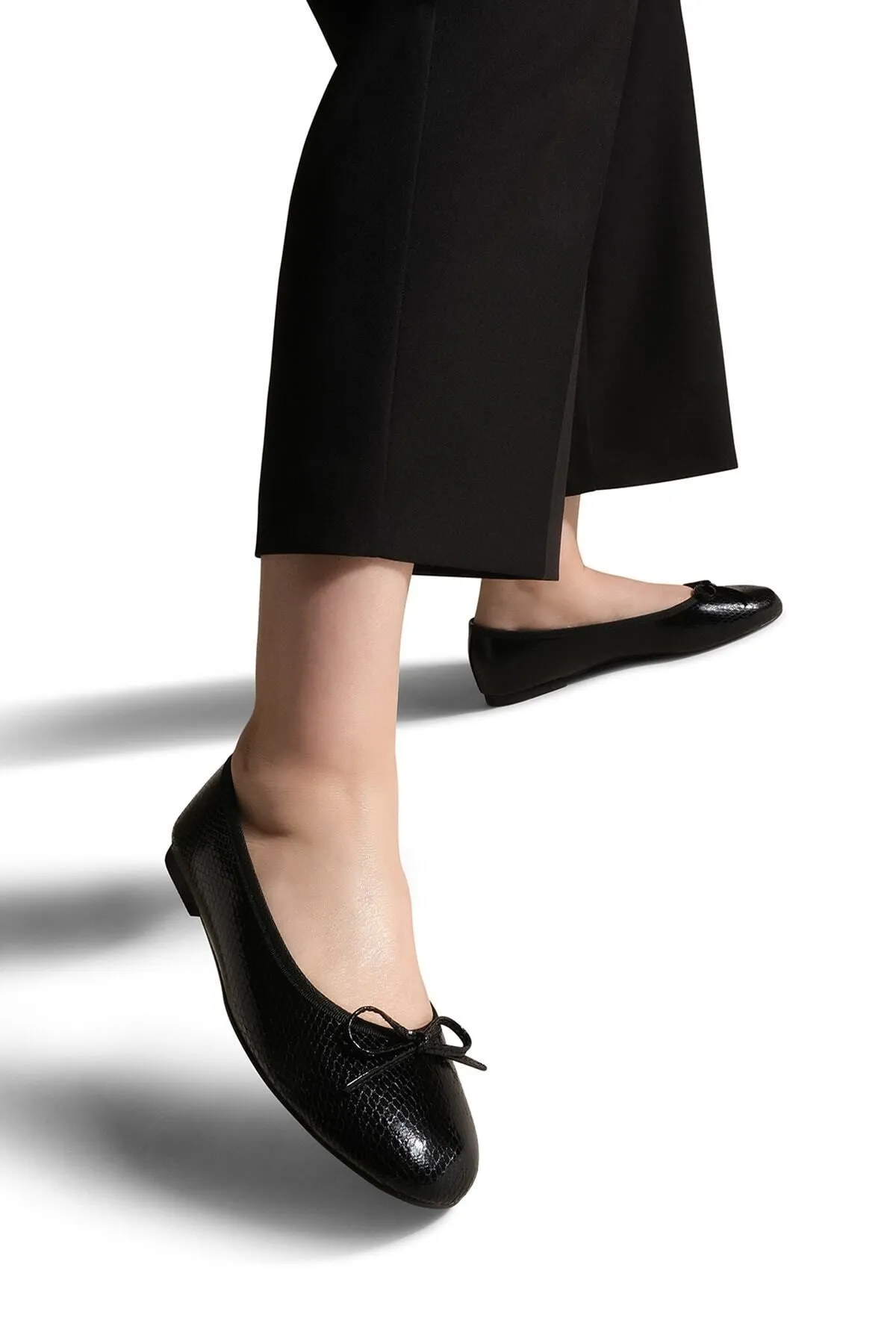Marjin  Damen Ballerinas mit runder Spitze Adusa Black Snake