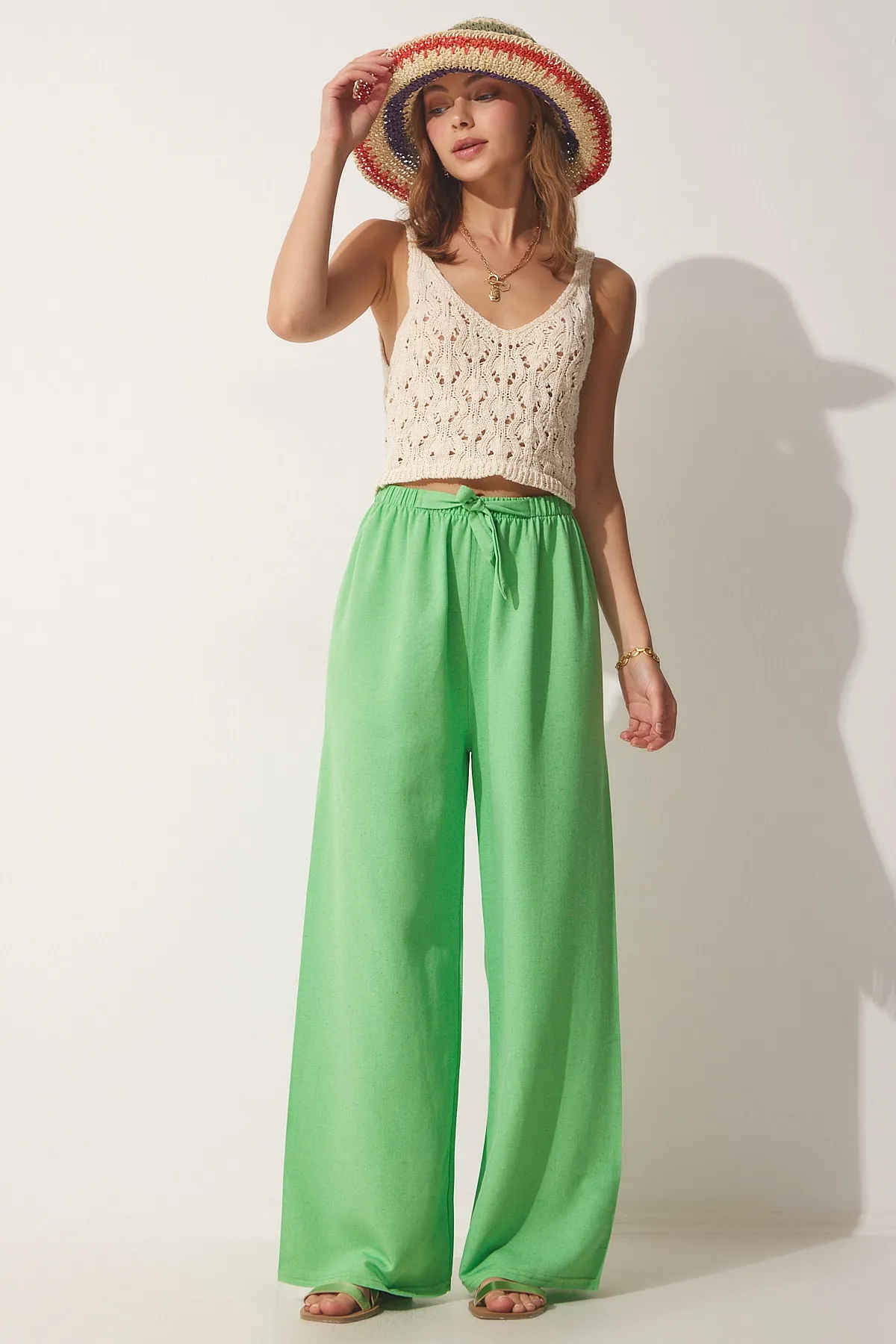 Happiness İstanbul  Hellgrüne lockere Leinenhose für Damen BH00403