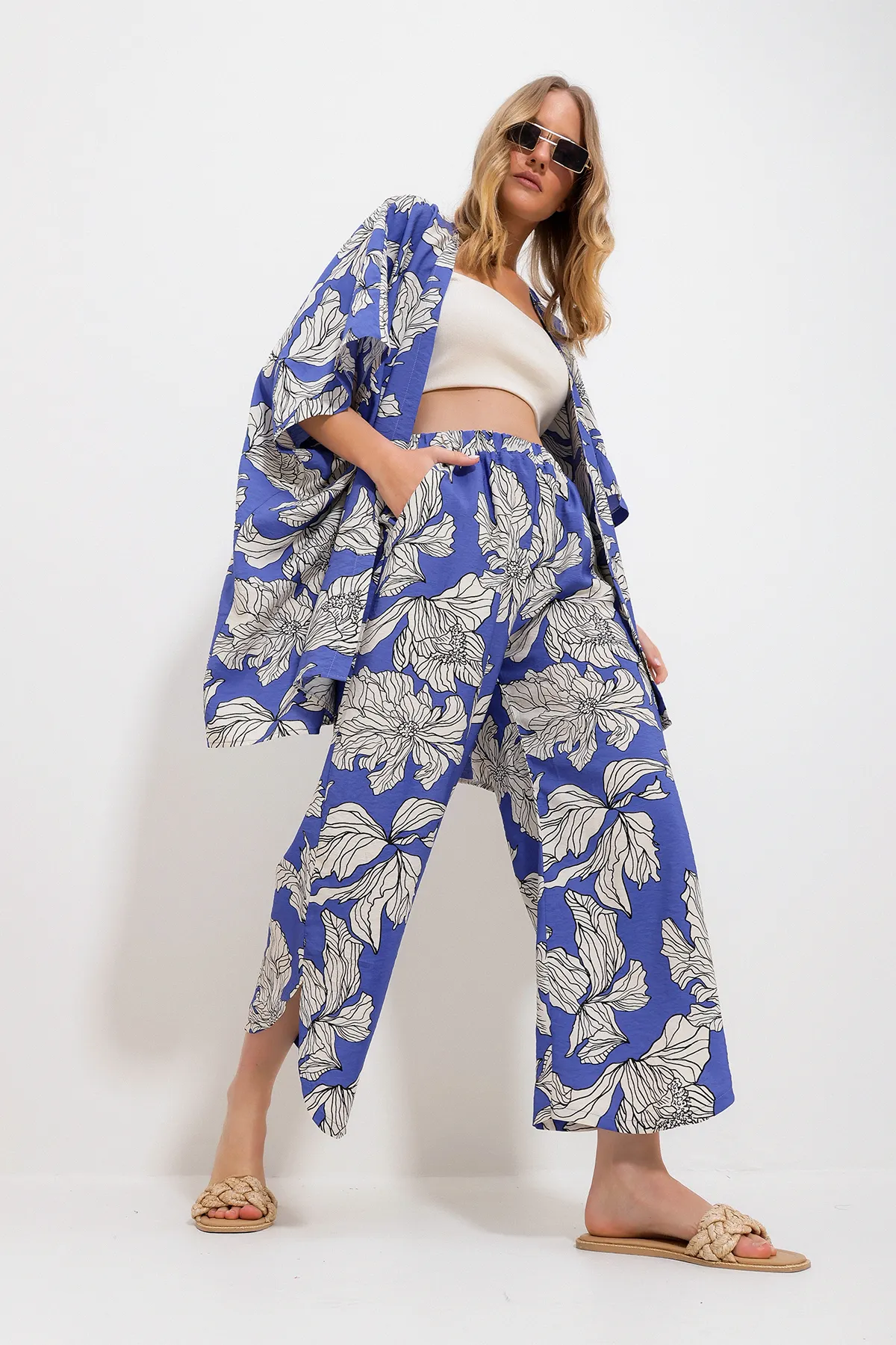 Trend Alaçatı Stili  Blaue Palazzo-Hose für Damen und gemusterter gewebter Viskose-Kimono-Set Alc-X11707