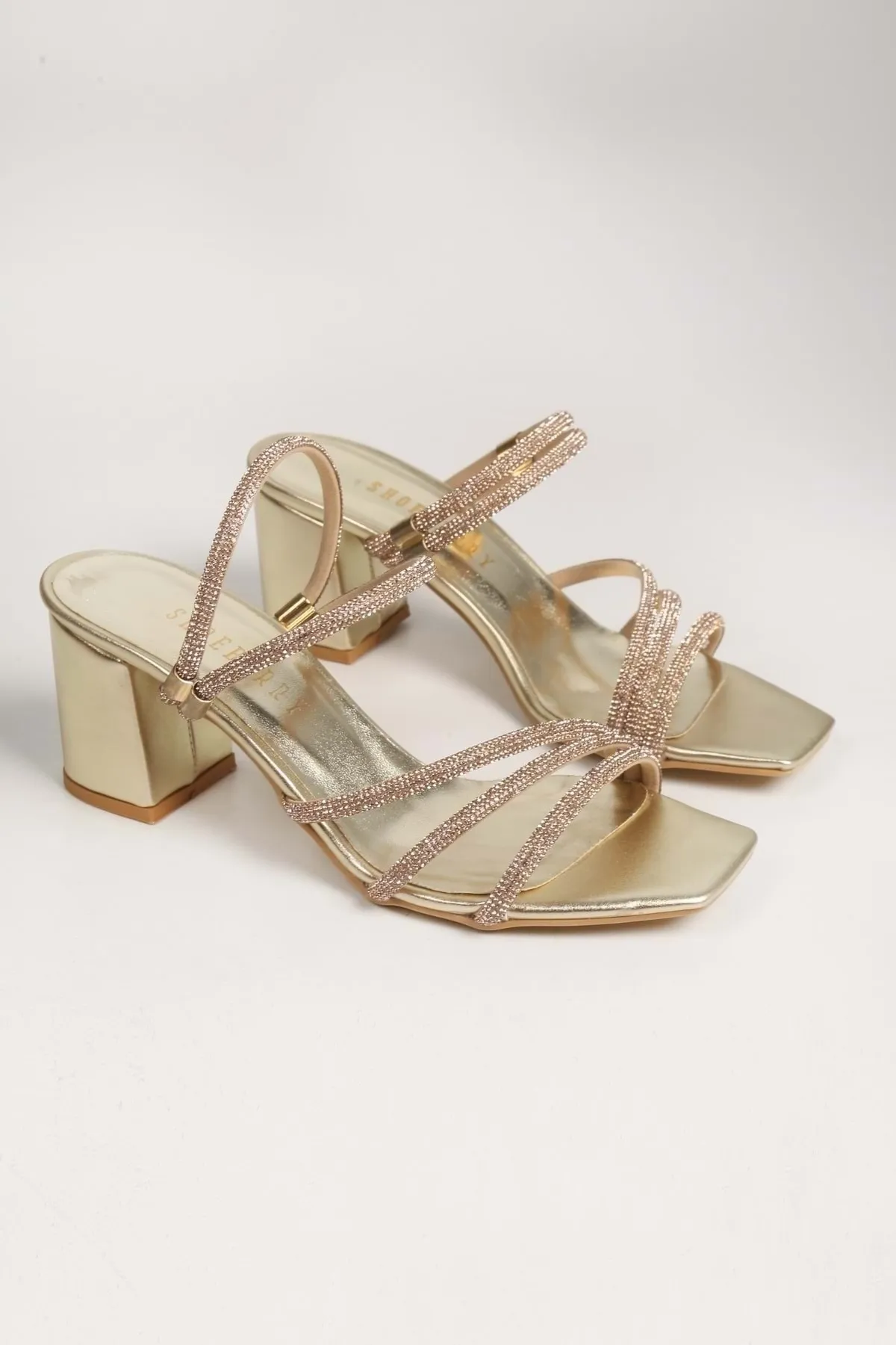 Shoeberry  Surry Gold Metallic Stone Hausschuhe und Schuhe mit Absatz für Damen