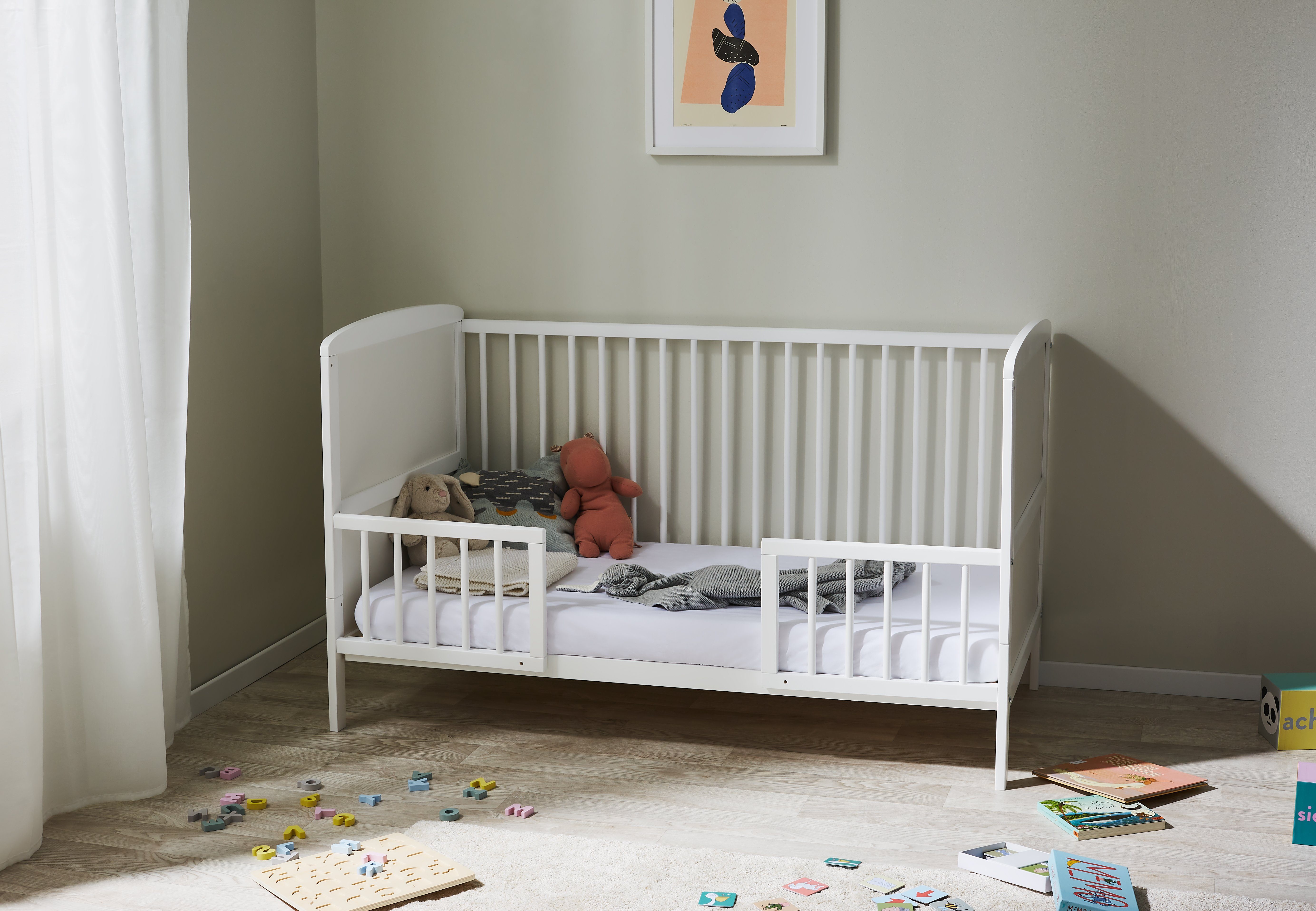 Kids Collective Babybett Kinderbett 70x140 cm umbaubares Gitterbett höhenverstellbar, herausnehmbare Sprossen optional mit Matratze, weiss Vollholz Kiefer