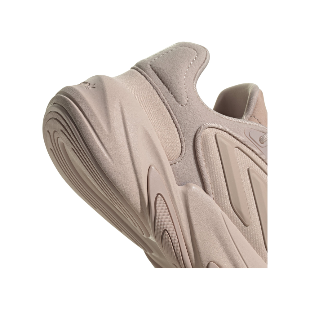 adidas Ozelia HP2891 / braun