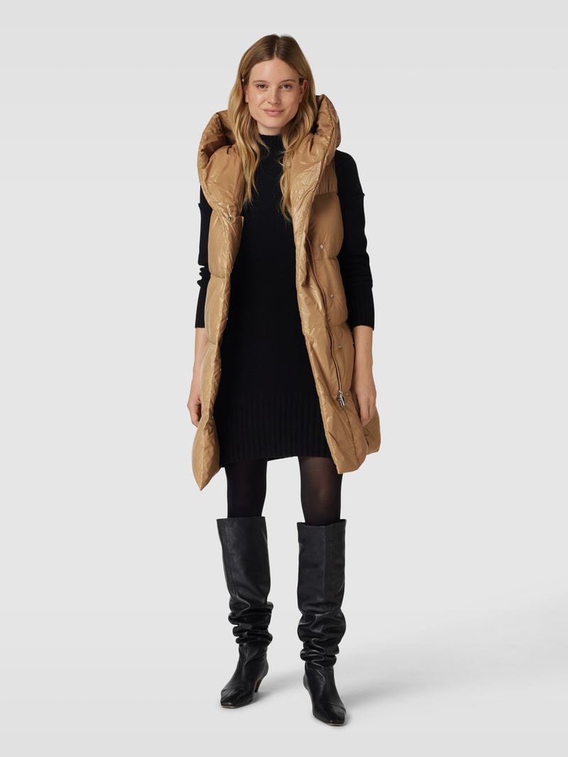 Daunenmantel im ärmellosen Design Modell 'Paholina' in camel