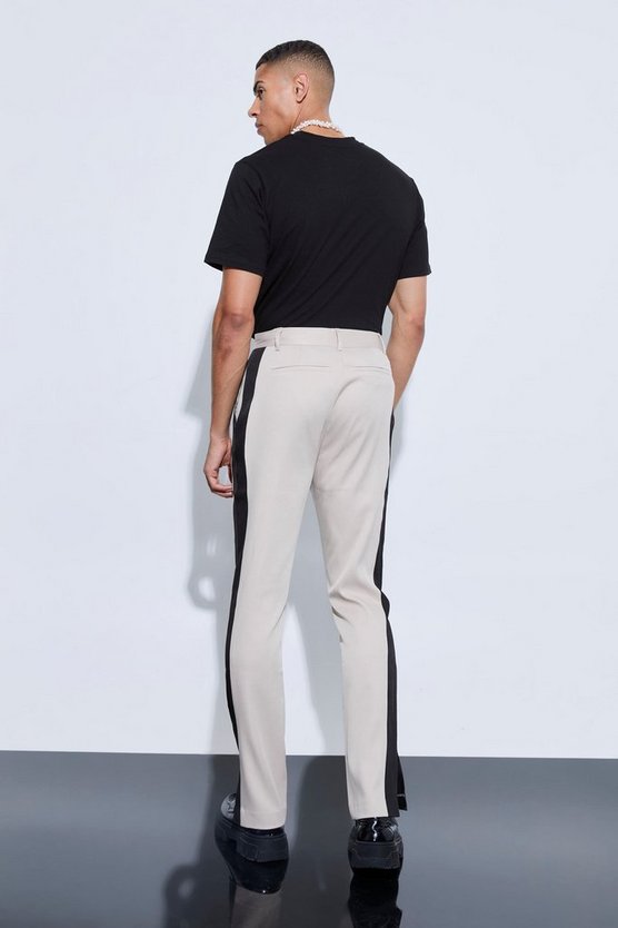 Sporthose mit geteiltem Saum und Streifen