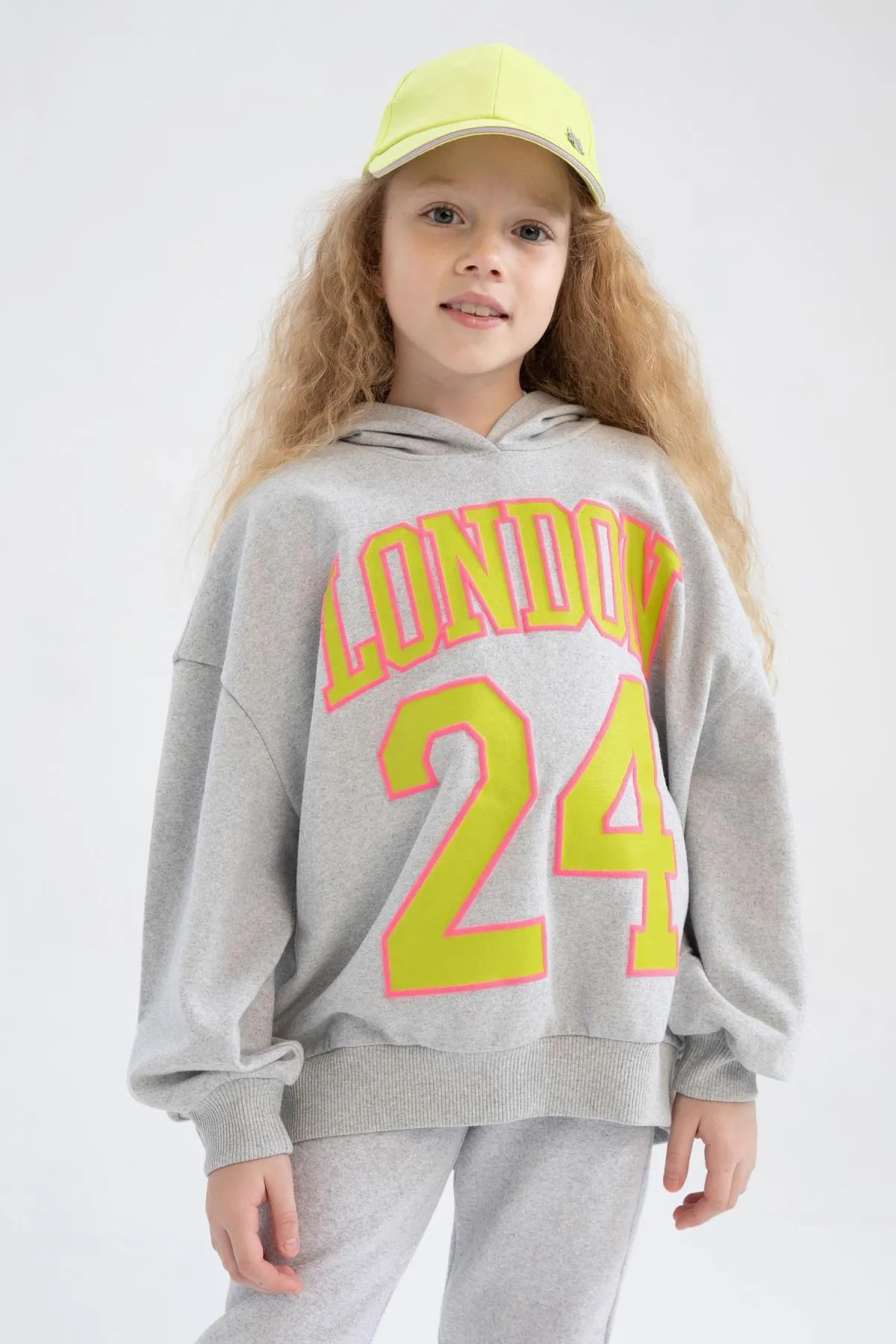DeFacto  Bedrucktes Kapuzensweatshirt mit Oversize-Passform für Mädchen Z7848a623sp