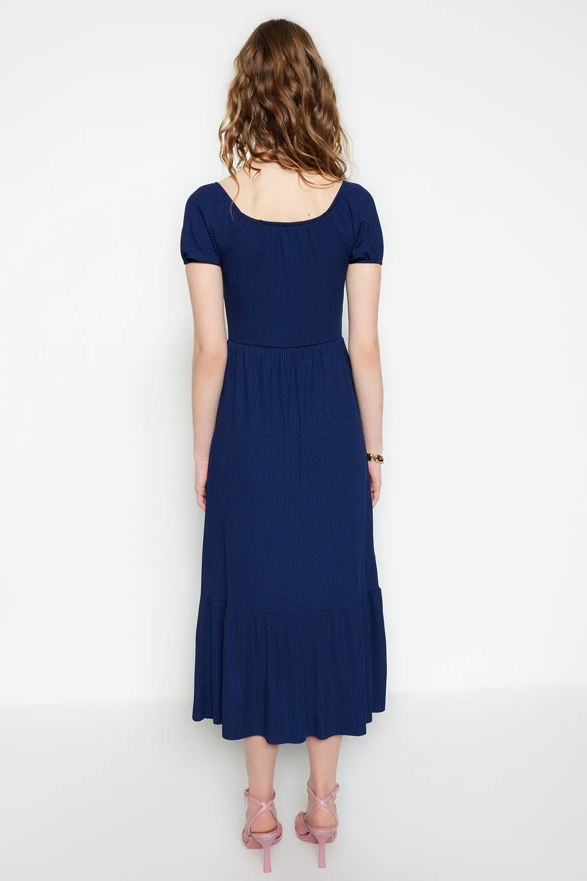Trendyol Collection  Marineblaues Maxi-Strickkleid in A-Linie mit Carmenkragen TWOSS22EL0829