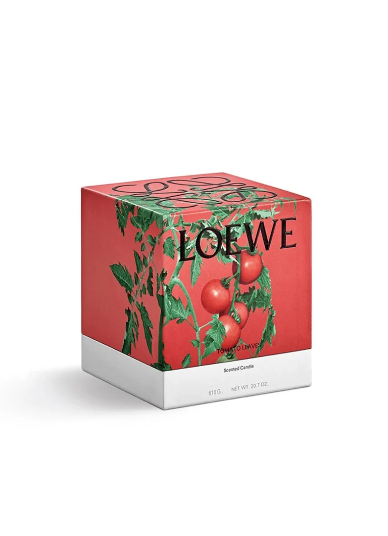 Lumânare parfumată LOEWE de capacitate medie cu aromă de frunze de roșii - 610 grame