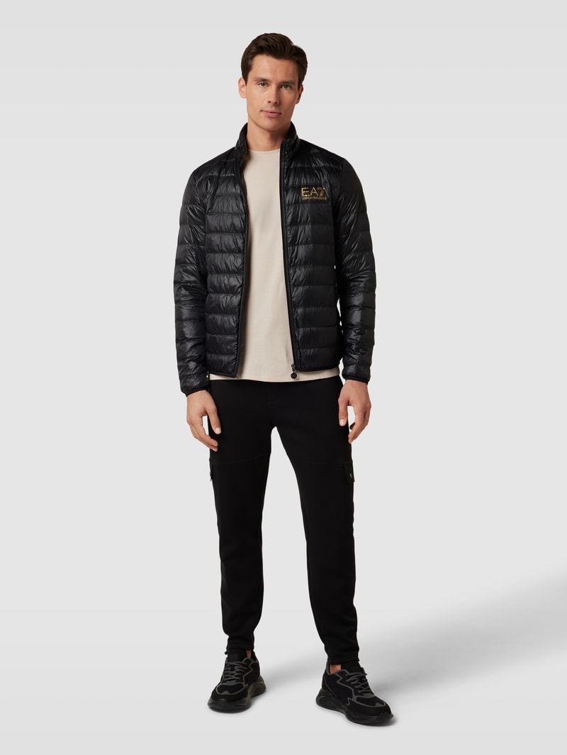 Steppjacke mit Reißverschluss in schwarz