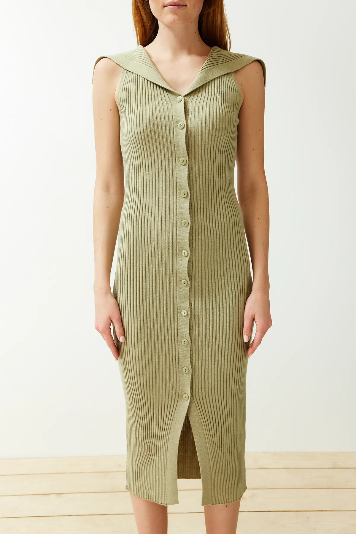 Trendyol Collection  Mintfarbenes Midi-Strickkleid mit Carmen-Kragen, detailliertes Kleid TWOSS24EL00362
