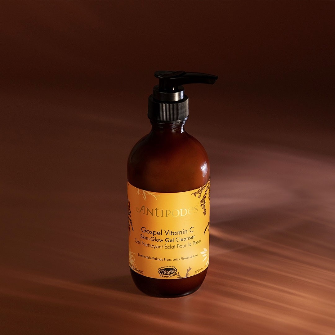 Żel oczyszczający Antipodes Gospel Brightening Cleansing Gel