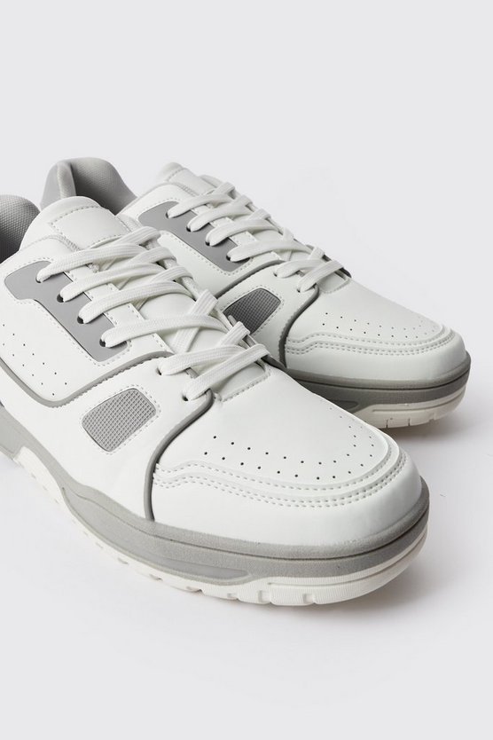 Klobige Sneaker mit Detail