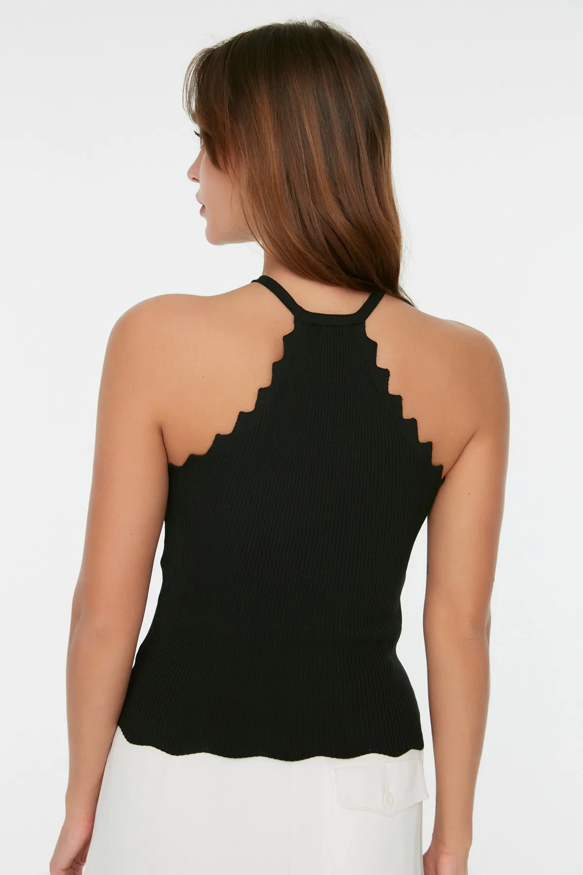Trendyol Collection  Schwarze Neckholder-Strickbluse TWOSS22BZ0762