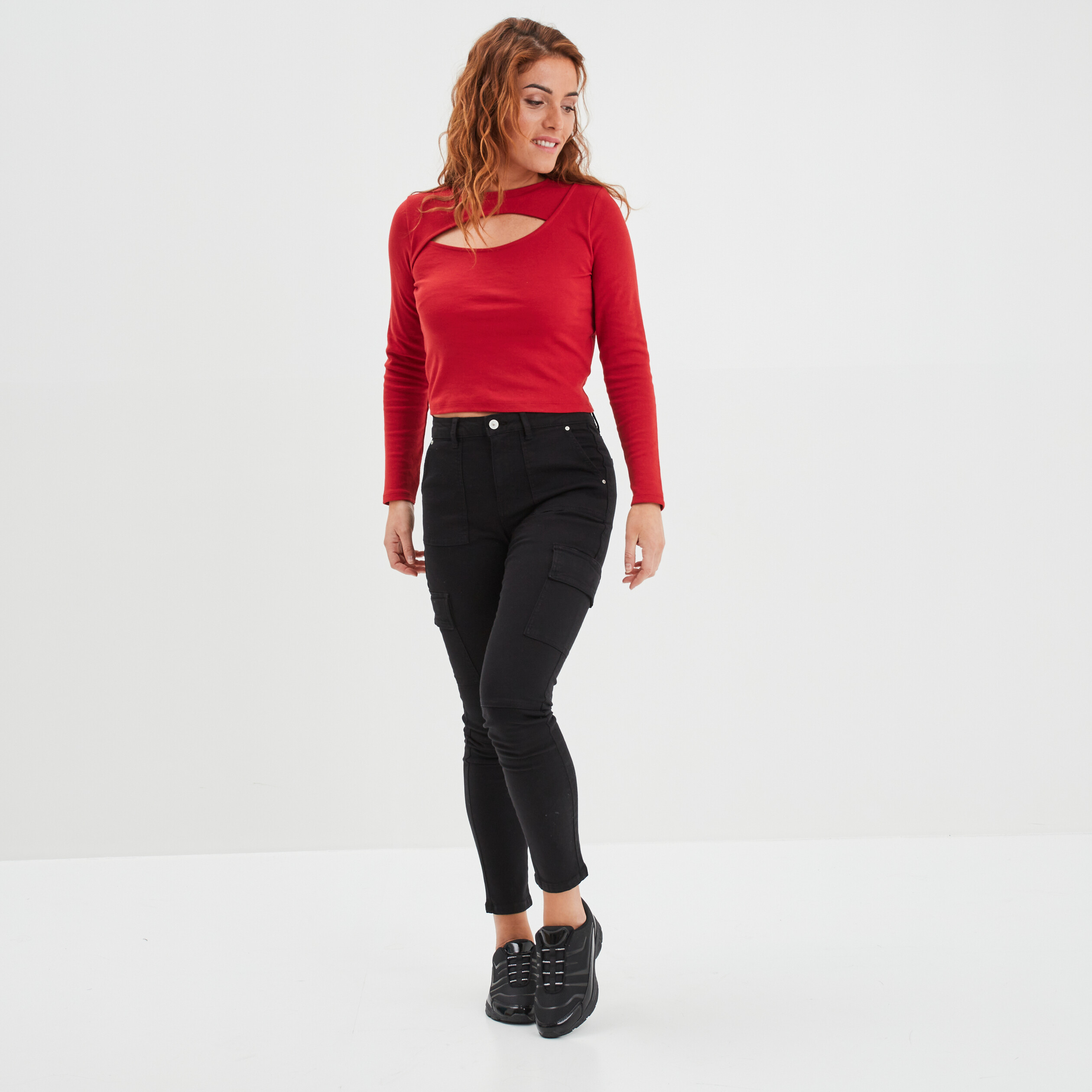 T-shirt court ajusté ouverture poitrine rouge foncé femme | La Halle
