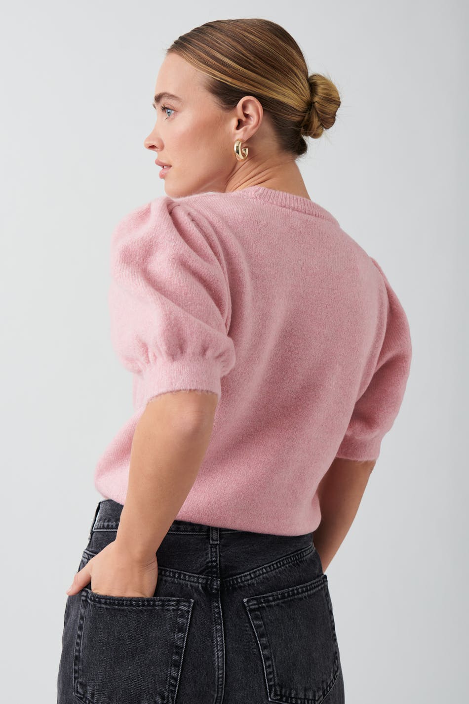 Knitted puff sleeve top