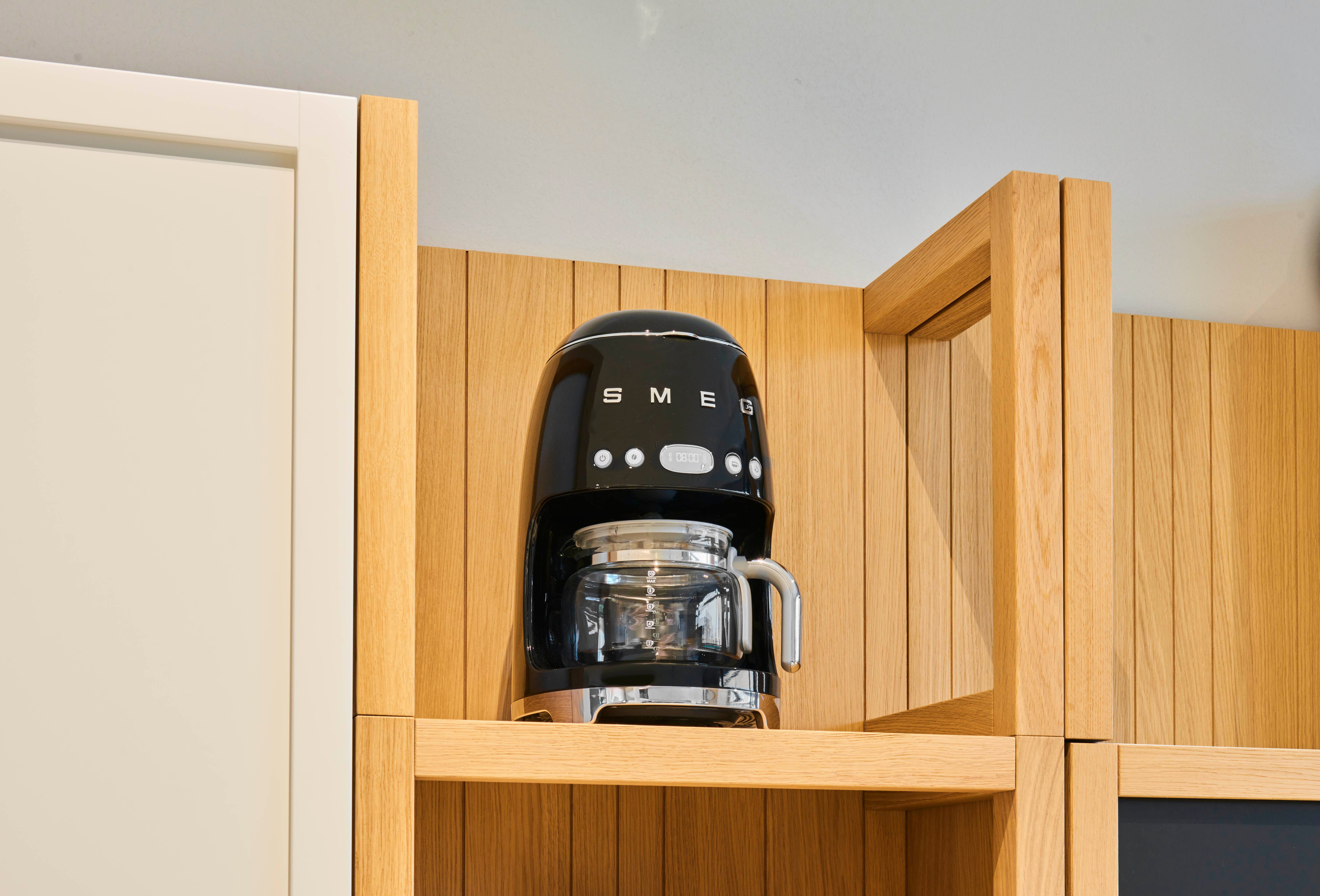 Smeg Filterkaffeemaschine DCF02BLEU, 1,4l Kaffeekanne, Permanentfilter 1x4