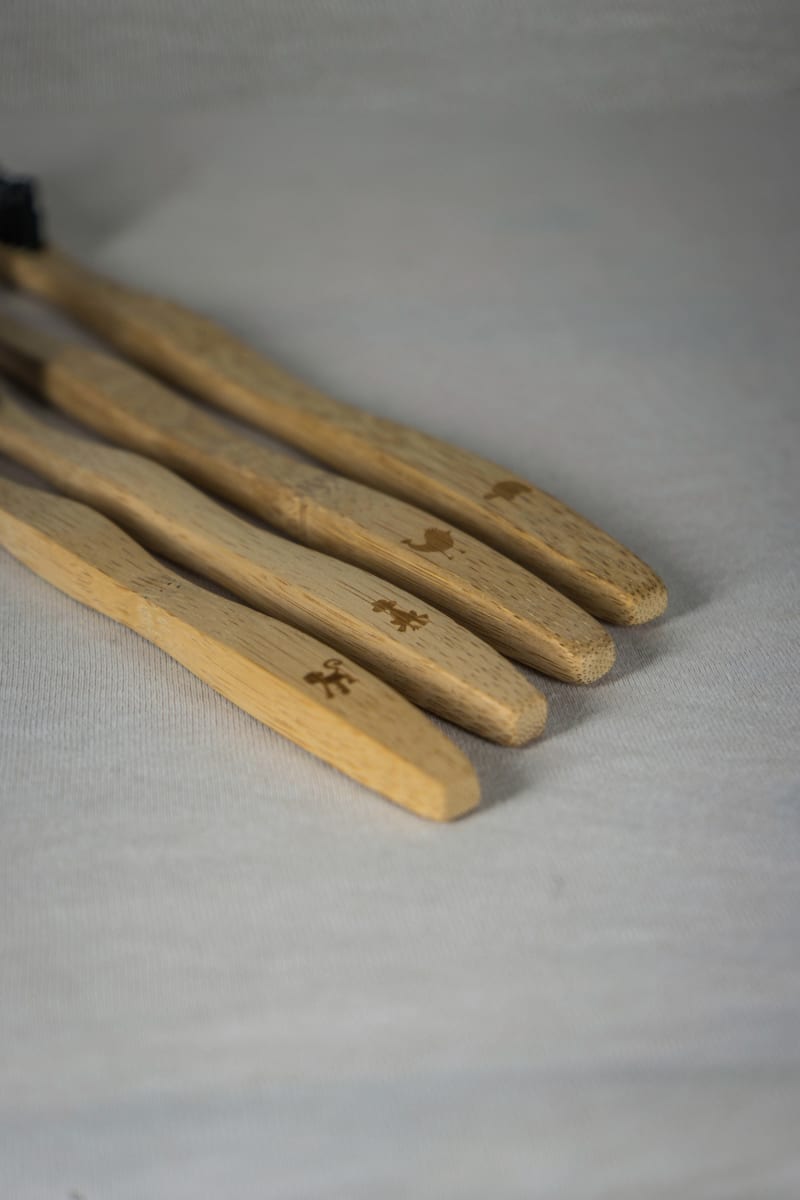 Zahnbürste Bambus Familien Packung mittel (4er Packung), 4 St